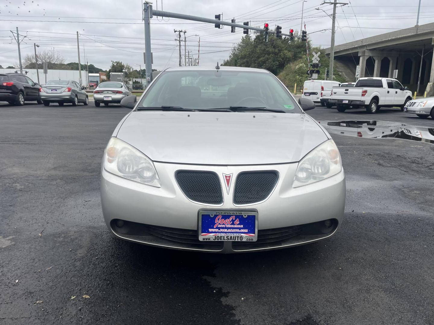 2008 Silver /Black Pontiac G6 GT Sedan (1G2ZH57N884) with an 3.5L V6 OHV 12V engine, 4-Speed Automatic transmission, located at 5700 Curlew Drive, Norfolk, VA, 23502, (757) 455-6330, 36.841885, -76.209412 - -130k Miles -No issues -Ready for a new owner -New state inspection -Virginia dealer - Photo#10