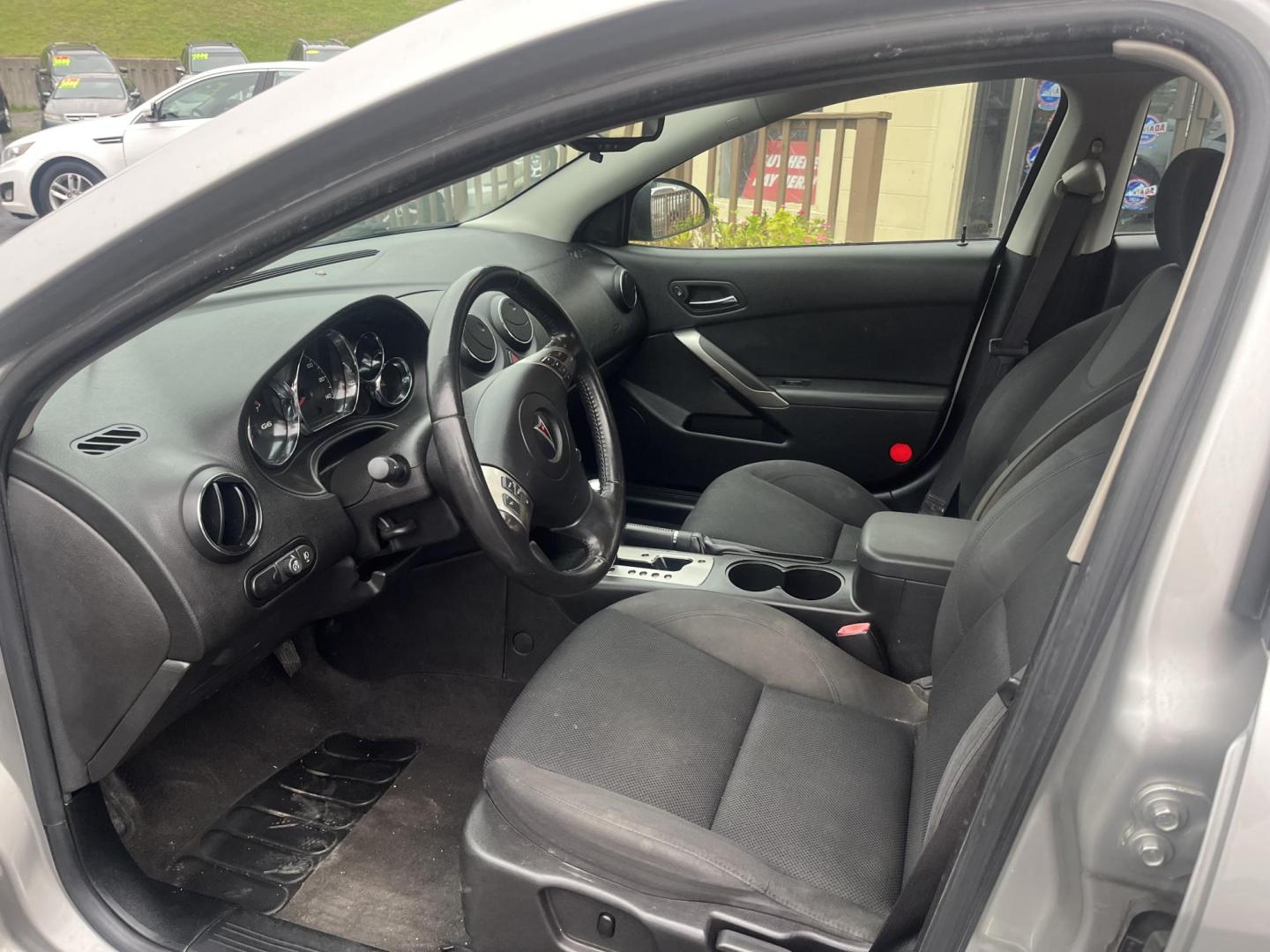 2008 Silver /Black Pontiac G6 GT Sedan (1G2ZH57N884) with an 3.5L V6 OHV 12V engine, 4-Speed Automatic transmission, located at 5700 Curlew Drive, Norfolk, VA, 23502, (757) 455-6330, 36.841885, -76.209412 - -130k Miles -No issues -Ready for a new owner -New state inspection -Virginia dealer - Photo#12