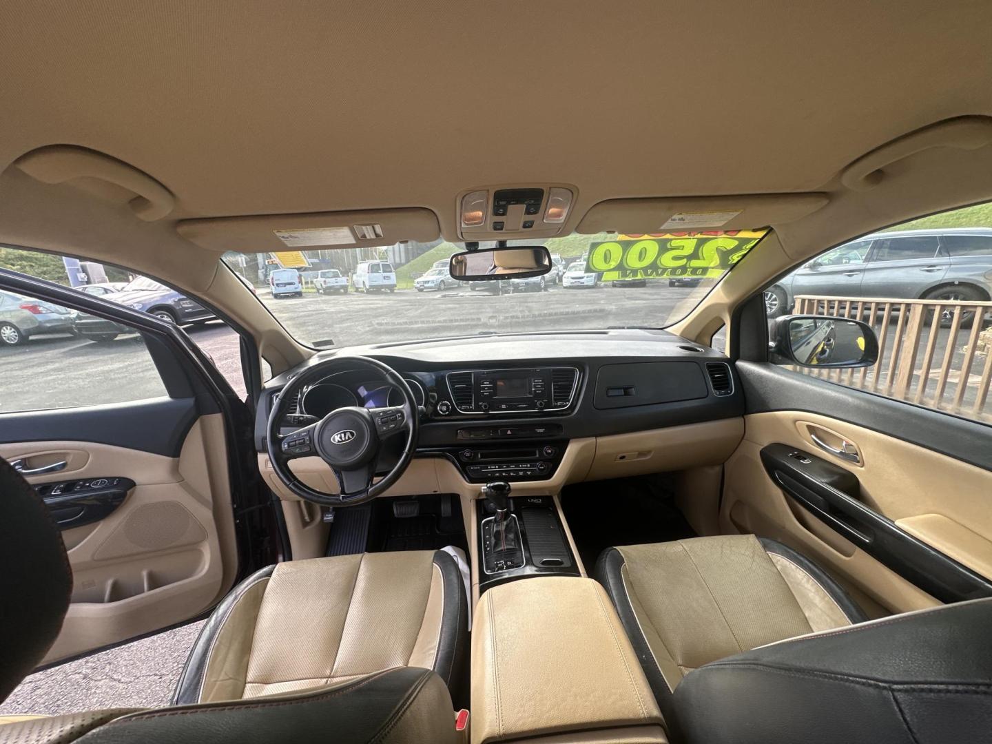 2015 Burgundy Kia Sedona EX (KNDMC5C13F6) with an 3.3L V6 DOHC 24V engine, 6-Speed Automatic transmission, located at 5700 Curlew Drive, Norfolk, VA, 23502, (757) 455-6330, 36.841885, -76.209412 - Photo#8