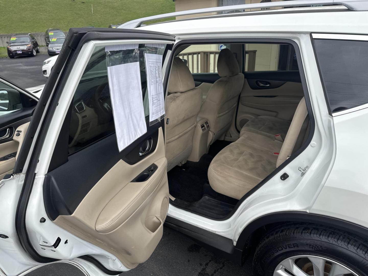 2016 White Nissan Rogue S 2WD (5N1AT2MT7GC) with an 2.5L L4 DOHC 16V engine, CVT transmission, located at 5700 Curlew Drive, Norfolk, VA, 23502, (757) 455-6330, 36.841885, -76.209412 - Photo#9