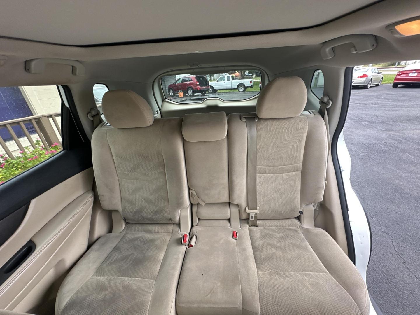 2016 White Nissan Rogue S 2WD (5N1AT2MT7GC) with an 2.5L L4 DOHC 16V engine, CVT transmission, located at 5700 Curlew Drive, Norfolk, VA, 23502, (757) 455-6330, 36.841885, -76.209412 - Photo#10
