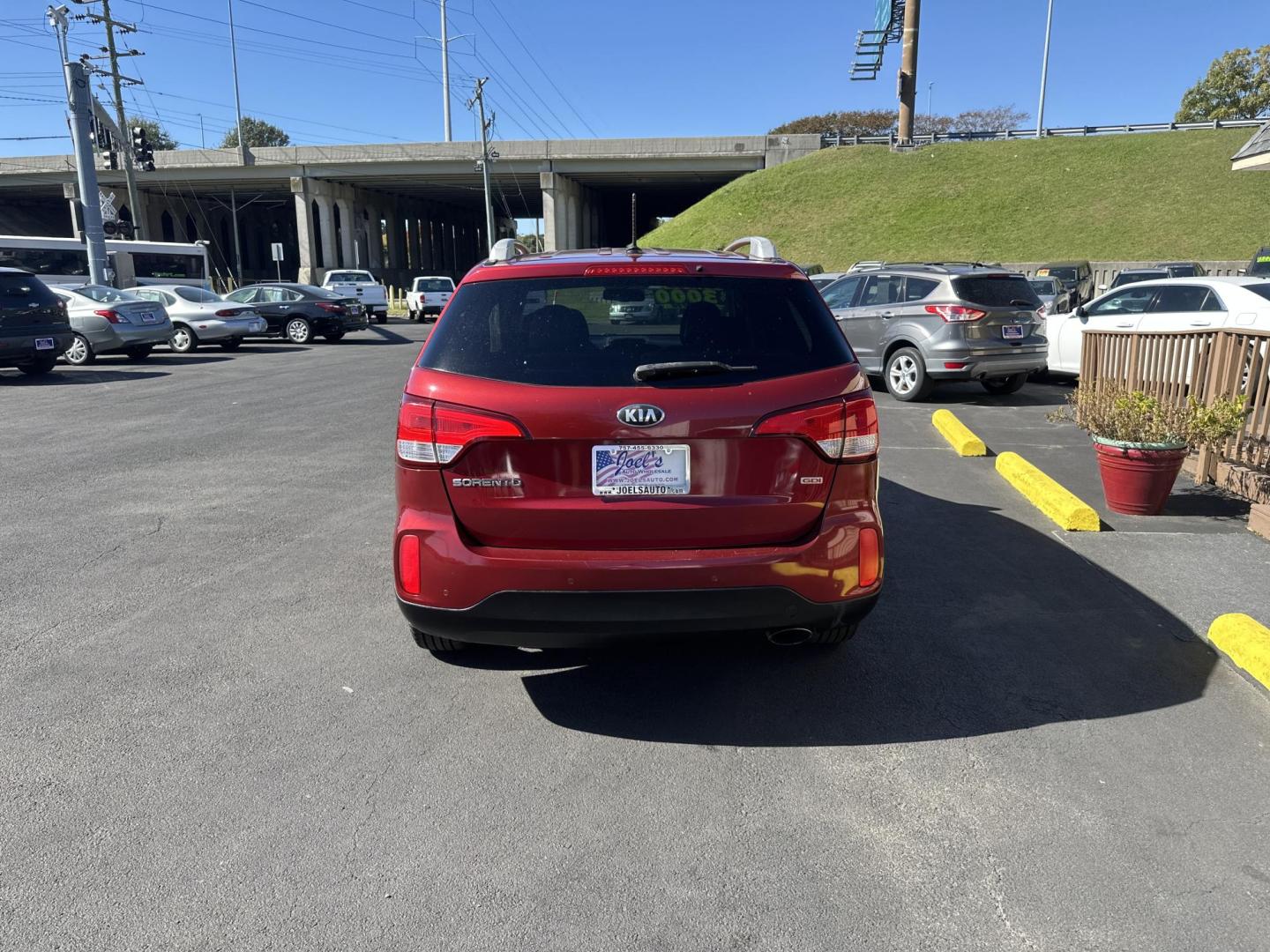 2014 Red /black Kia Sorento LX V6 FWD (5XYKT4A7XEG) with an 3.3L V6 DOHC 24V engine, 6-Speed Automatic transmission, located at 5700 Curlew Drive, Norfolk, VA, 23502, (757) 455-6330, 36.841885, -76.209412 - Photo#3