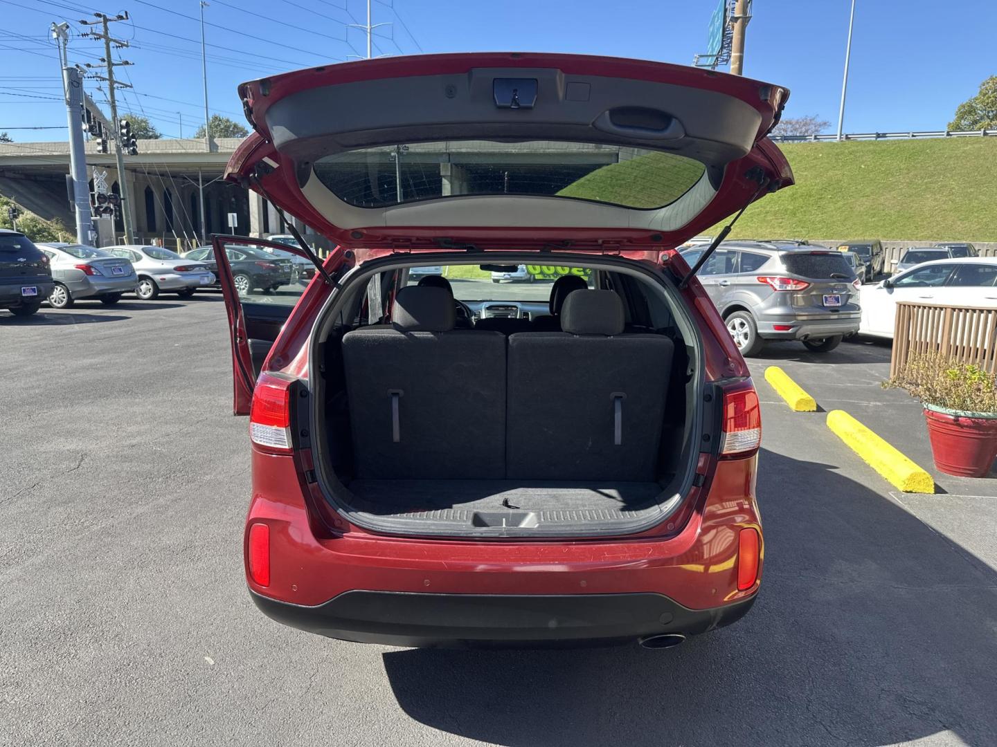 2014 Red /black Kia Sorento LX V6 FWD (5XYKT4A7XEG) with an 3.3L V6 DOHC 24V engine, 6-Speed Automatic transmission, located at 5700 Curlew Drive, Norfolk, VA, 23502, (757) 455-6330, 36.841885, -76.209412 - Photo#12