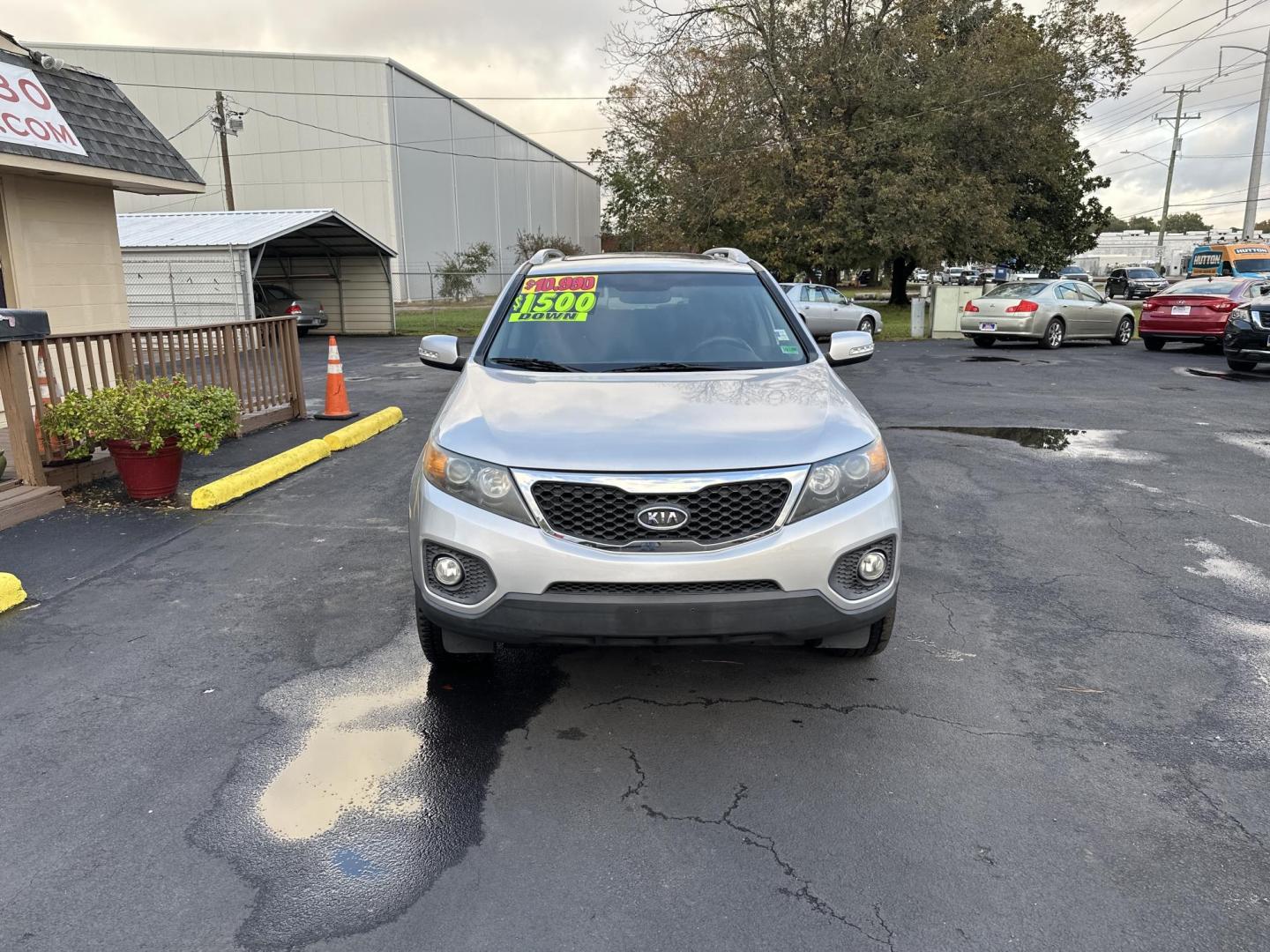 2012 Silver Kia Sorento EX 2WD (5XYKU4A6XCG) with an 2.4L L4 DOHC 16V engine, 6-Speed Automatic transmission, located at 5700 Curlew Drive, Norfolk, VA, 23502, (757) 455-6330, 36.841885, -76.209412 - Photo#6