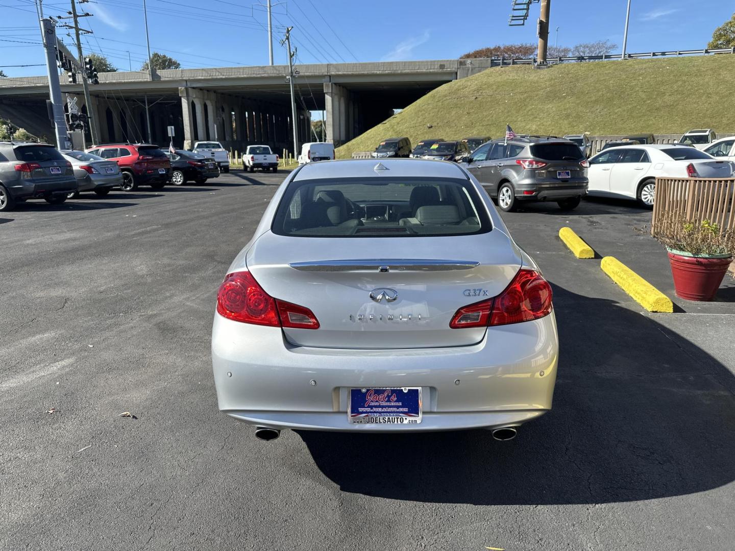 2011 Silver Infiniti G Sedan G37x AWD (JN1CV6AR9BM) with an 3.7L V6 DOHC 24V engine, 5-Speed Automatic transmission, located at 5700 Curlew Drive, Norfolk, VA, 23502, (757) 455-6330, 36.841885, -76.209412 - Photo#3