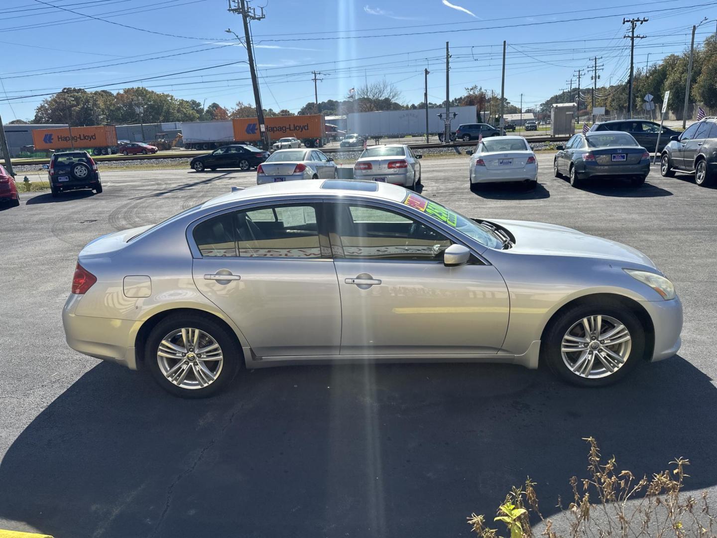 2011 Silver Infiniti G Sedan G37x AWD (JN1CV6AR9BM) with an 3.7L V6 DOHC 24V engine, 5-Speed Automatic transmission, located at 5700 Curlew Drive, Norfolk, VA, 23502, (757) 455-6330, 36.841885, -76.209412 - Photo#4