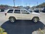2006 White Jeep Grand Cherokee Limited 2WD (1J4HS58N06C) with an 4.7L V8 SOHC 16V engine, 5-Speed Automatic Overdrive transmission, located at 5700 Curlew Drive, Norfolk, VA, 23502, (757) 455-6330, 36.841885, -76.209412 - Photo#4