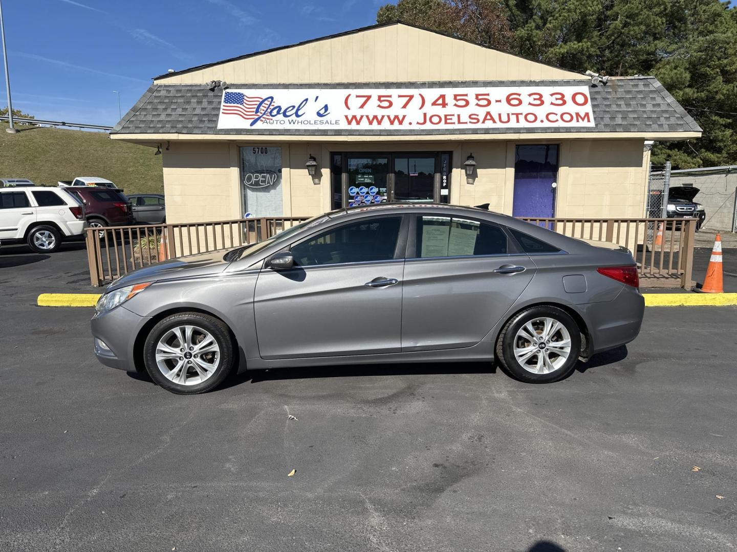 2013 Gray Hyundai Sonata Limited Auto (5NPEC4AC0DH) with an 2.4L L4 DOHC 16V engine, 6-Speed Automatic transmission, located at 5700 Curlew Drive, Norfolk, VA, 23502, (757) 455-6330, 36.841885, -76.209412 - Photo#1