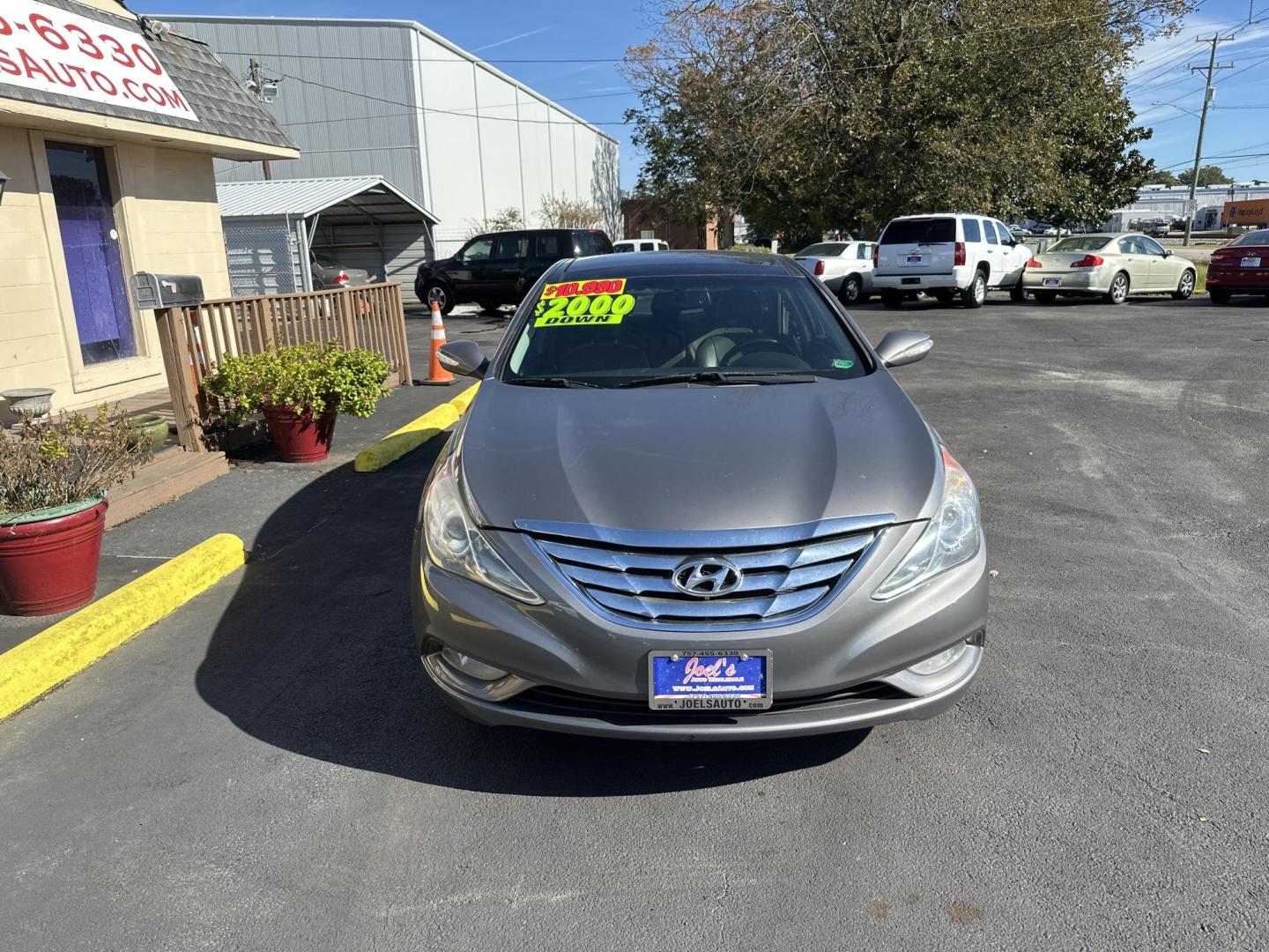 2013 Gray Hyundai Sonata Limited Auto (5NPEC4AC0DH) with an 2.4L L4 DOHC 16V engine, 6-Speed Automatic transmission, located at 5700 Curlew Drive, Norfolk, VA, 23502, (757) 455-6330, 36.841885, -76.209412 - Photo#5