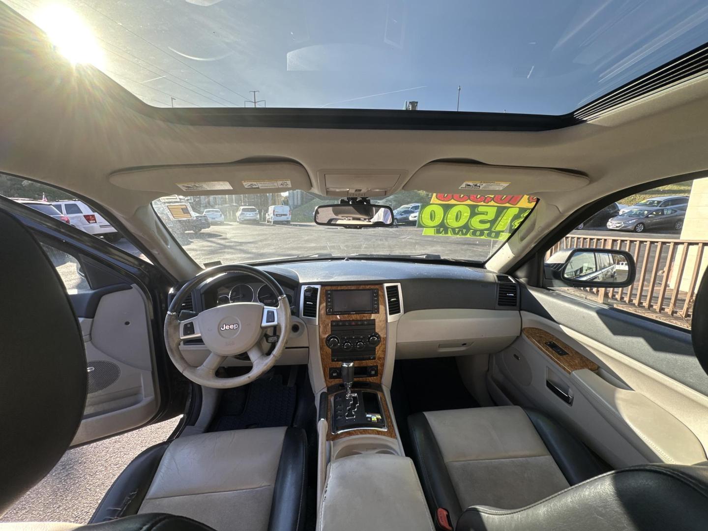 2009 Black Jeep Grand Cherokee Limited 4WD (1J8HR58P89C) with an 4.7L V8 SOHC 16V FFV engine, 5-Speed Automatic transmission, located at 5700 Curlew Drive, Norfolk, VA, 23502, (757) 455-6330, 36.841885, -76.209412 - Photo#7