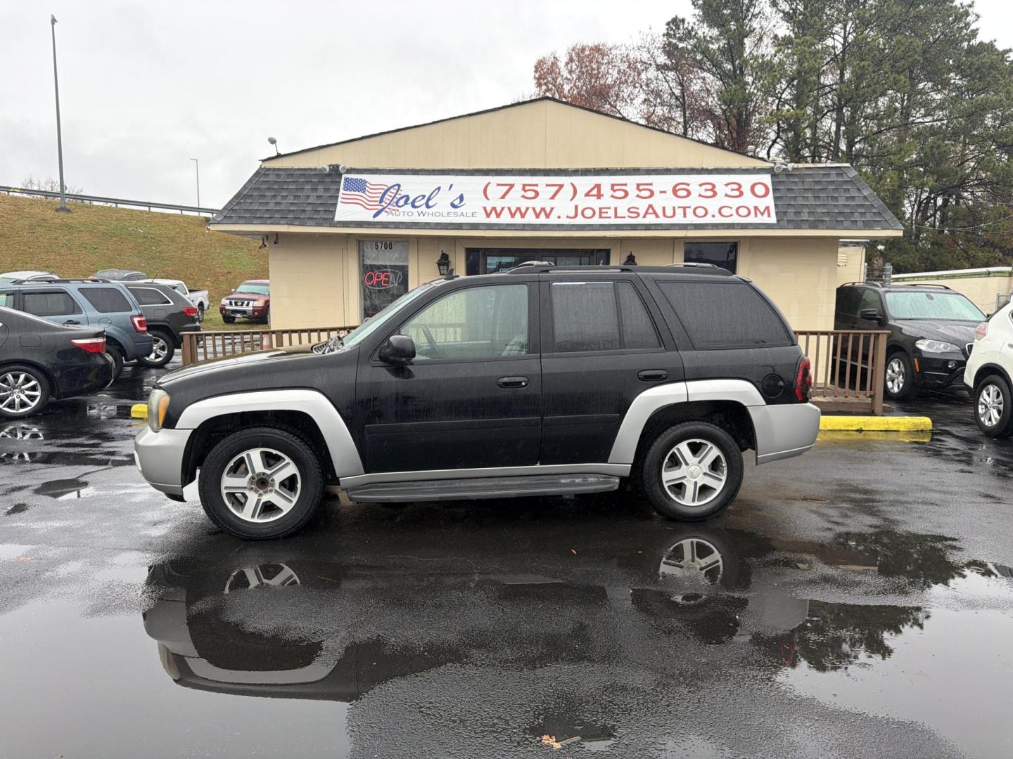 2006 Black Chevrolet TrailBlazer LS 2WD (1GNDS13S462) with an 4.2L L6 DOHC 24V engine, 4-Speed Automatic Overdrive transmission, located at 5700 Curlew Drive, Norfolk, VA, 23502, (757) 455-6330, 36.841885, -76.209412 - Photo#1