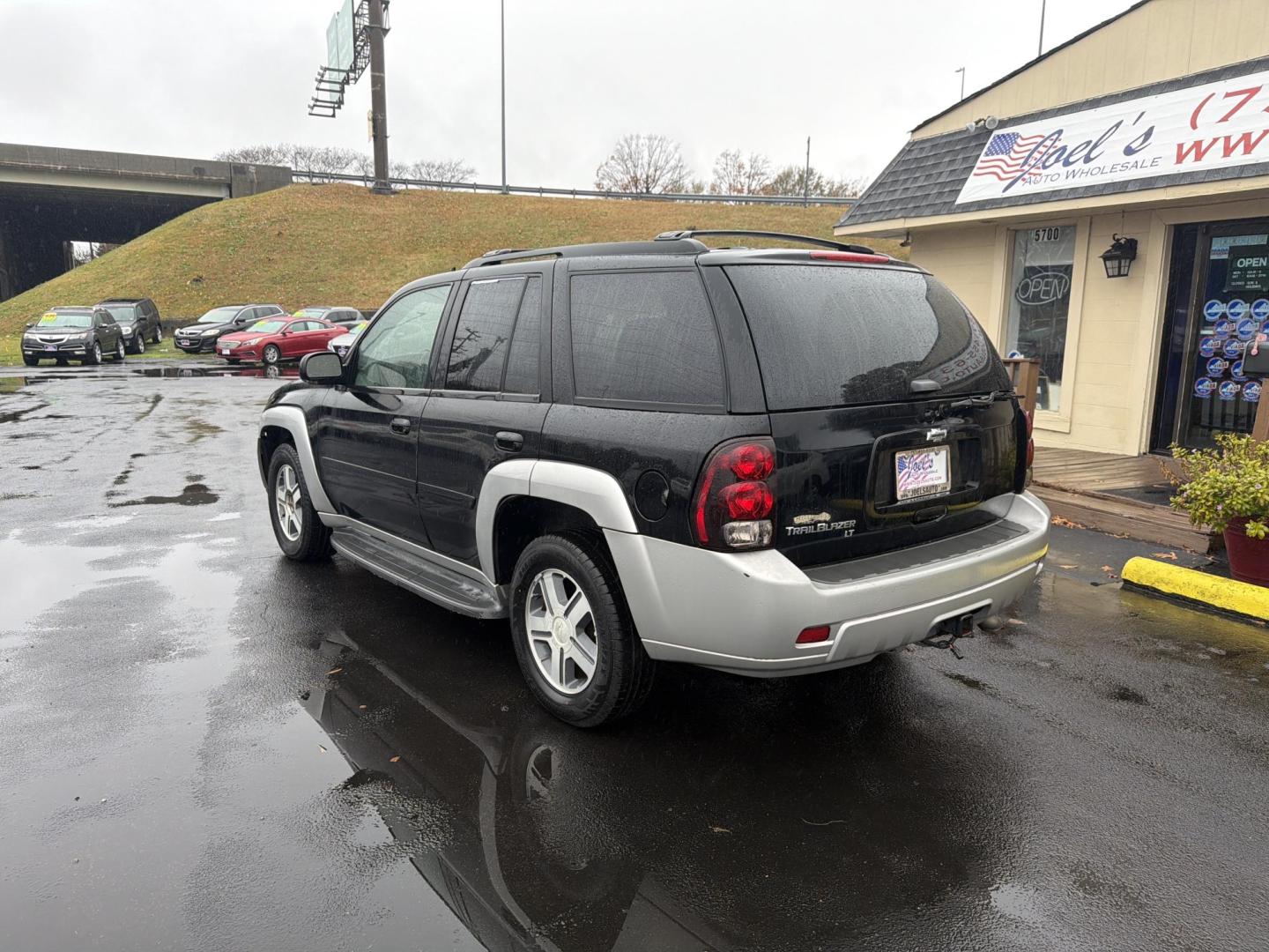 2006 Black Chevrolet TrailBlazer LS 2WD (1GNDS13S462) with an 4.2L L6 DOHC 24V engine, 4-Speed Automatic Overdrive transmission, located at 5700 Curlew Drive, Norfolk, VA, 23502, (757) 455-6330, 36.841885, -76.209412 - Photo#2