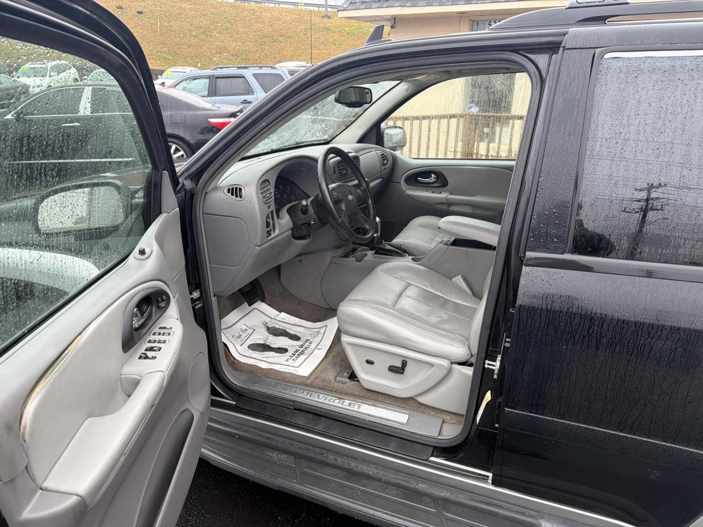 2006 Black Chevrolet TrailBlazer LS 2WD (1GNDS13S462) with an 4.2L L6 DOHC 24V engine, 4-Speed Automatic Overdrive transmission, located at 5700 Curlew Drive, Norfolk, VA, 23502, (757) 455-6330, 36.841885, -76.209412 - Photo#6
