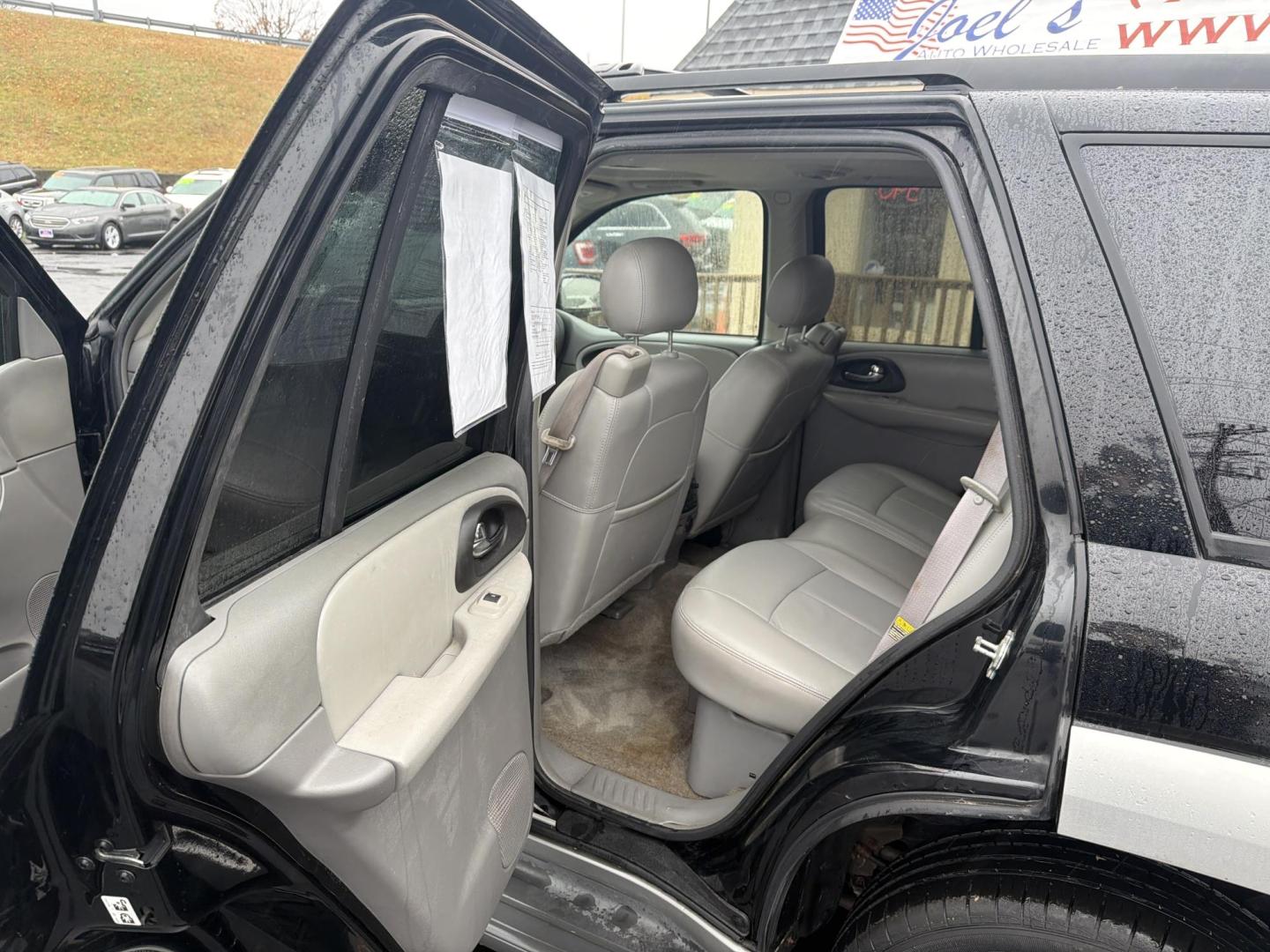 2006 Black Chevrolet TrailBlazer LS 2WD (1GNDS13S462) with an 4.2L L6 DOHC 24V engine, 4-Speed Automatic Overdrive transmission, located at 5700 Curlew Drive, Norfolk, VA, 23502, (757) 455-6330, 36.841885, -76.209412 - Photo#9