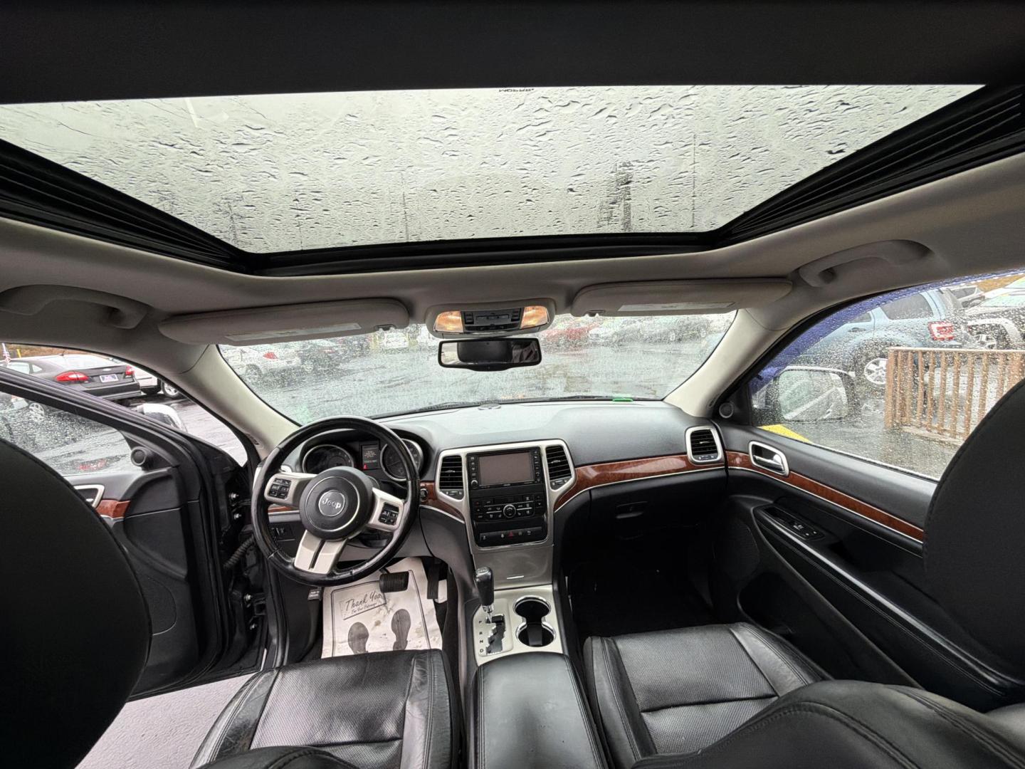 2011 Gray Jeep Grand Cherokee Limited 4WD (1J4RR5GG0BC) with an 3.6L V6 DOHC 24V engine, 5-Speed Automatic transmission, located at 5700 Curlew Drive, Norfolk, VA, 23502, (757) 455-6330, 36.841885, -76.209412 - Photo#7