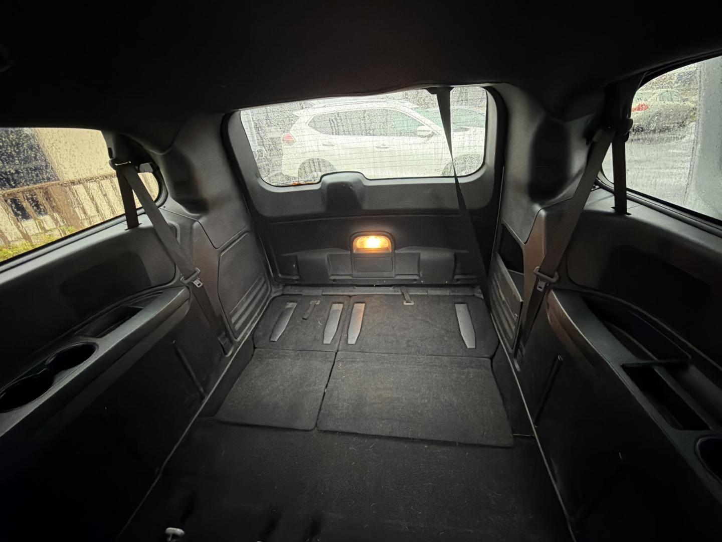 2015 Dodge Grand Caravan SE (2C4RDGBG3FR) with an 3.6L V6 DOHC 24V engine, 6-Speed Automatic transmission, located at 5700 Curlew Drive, Norfolk, VA, 23502, (757) 455-6330, 36.841885, -76.209412 - Photo#9