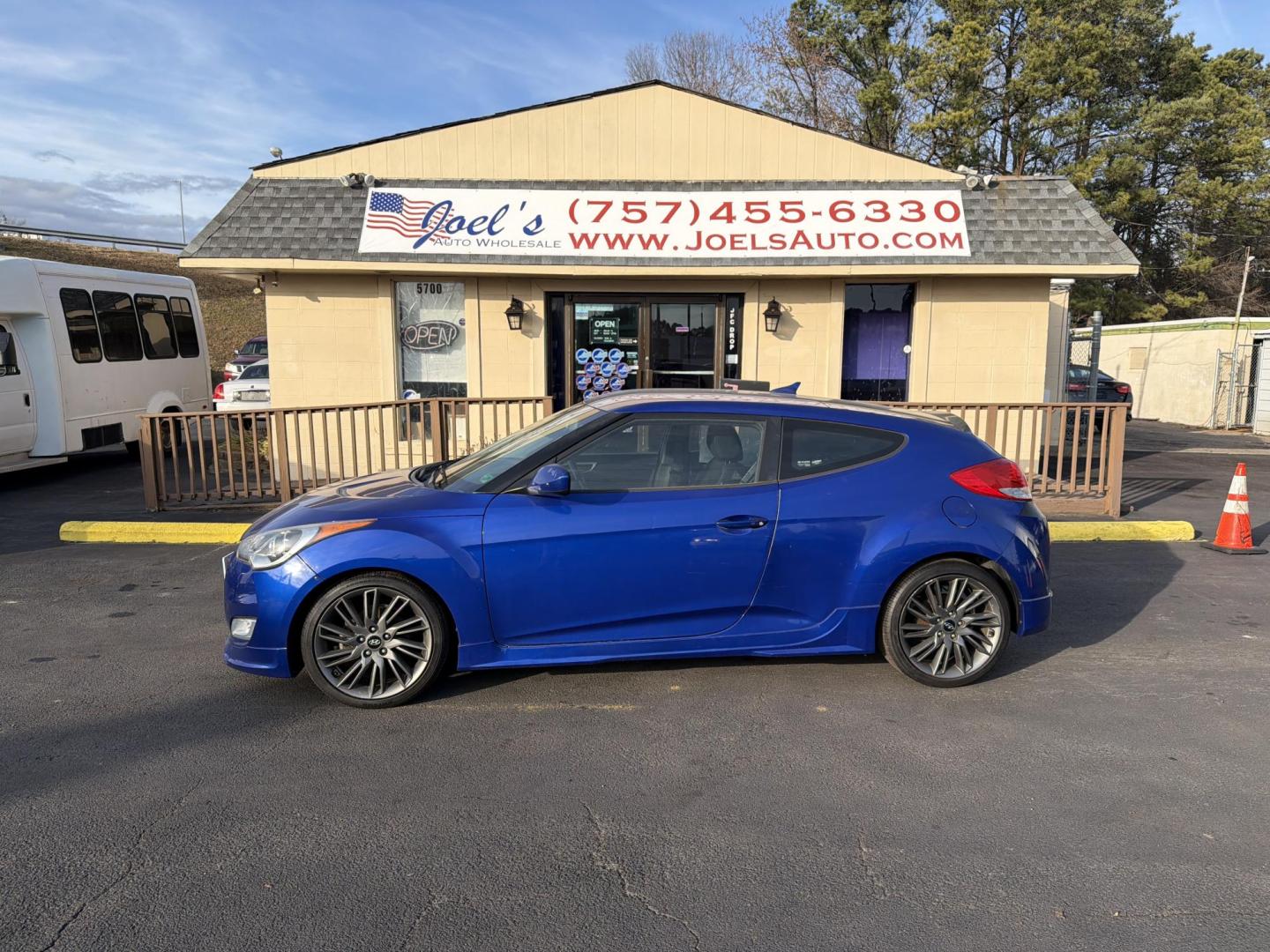2013 Blue Hyundai Veloster Base (KMHTC6AD5DU) with an 1.6L L4 DOHC 16V engine, located at 5700 Curlew Drive, Norfolk, VA, 23502, (757) 455-6330, 36.841885, -76.209412 - Photo#1
