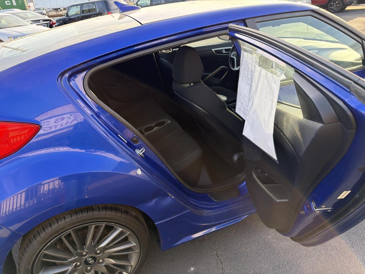 2013 Blue Hyundai Veloster Base (KMHTC6AD5DU) with an 1.6L L4 DOHC 16V engine, located at 5700 Curlew Drive, Norfolk, VA, 23502, (757) 455-6330, 36.841885, -76.209412 - Photo#9