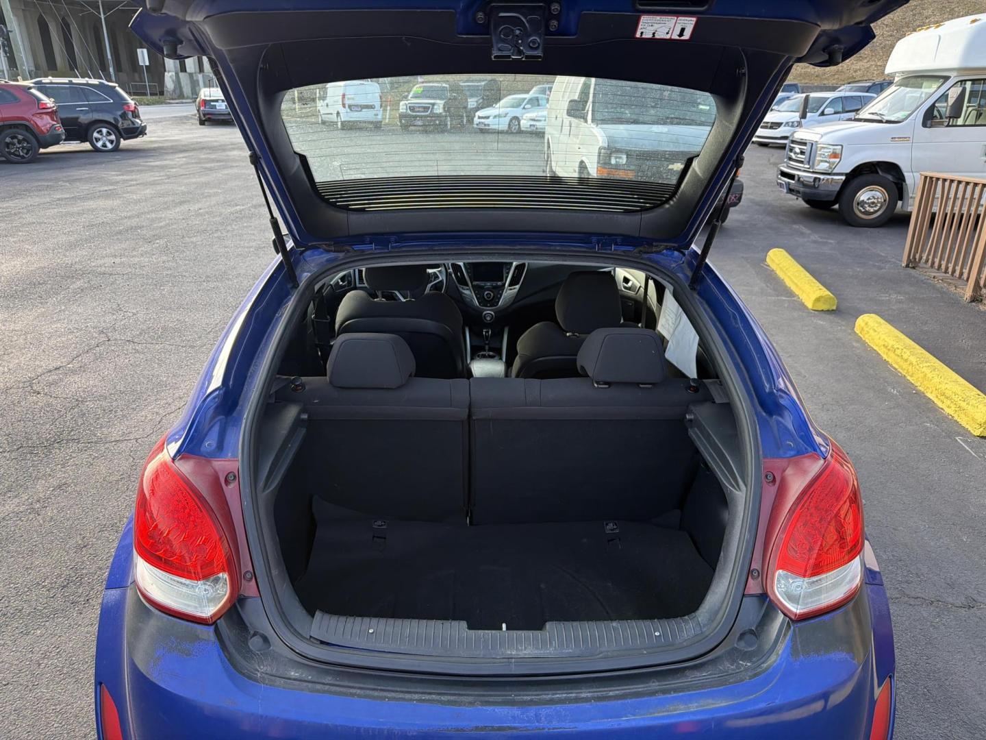 2013 Blue Hyundai Veloster Base (KMHTC6AD5DU) with an 1.6L L4 DOHC 16V engine, located at 5700 Curlew Drive, Norfolk, VA, 23502, (757) 455-6330, 36.841885, -76.209412 - Photo#11