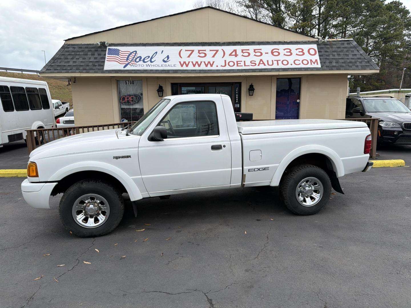 2001 White Ford Ranger Edge 3.0 2WD (1FTYR10U41T) with an 3.0L V6 OHV 12V engine, located at 5700 Curlew Drive, Norfolk, VA, 23502, (757) 455-6330, 36.841885, -76.209412 - Photo#1