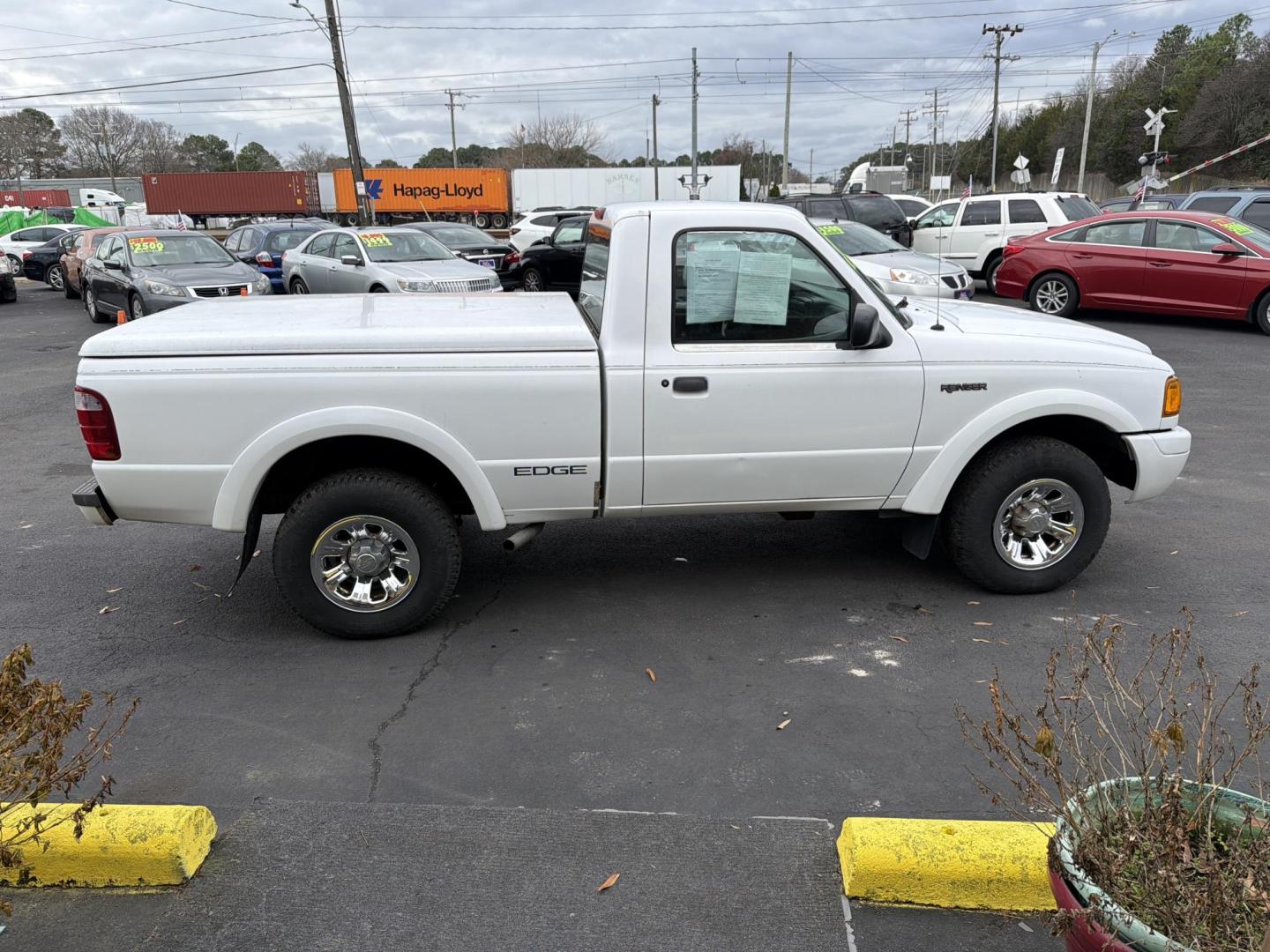 2001 White Ford Ranger Edge 3.0 2WD (1FTYR10U41T) with an 3.0L V6 OHV 12V engine, located at 5700 Curlew Drive, Norfolk, VA, 23502, (757) 455-6330, 36.841885, -76.209412 - Photo#4