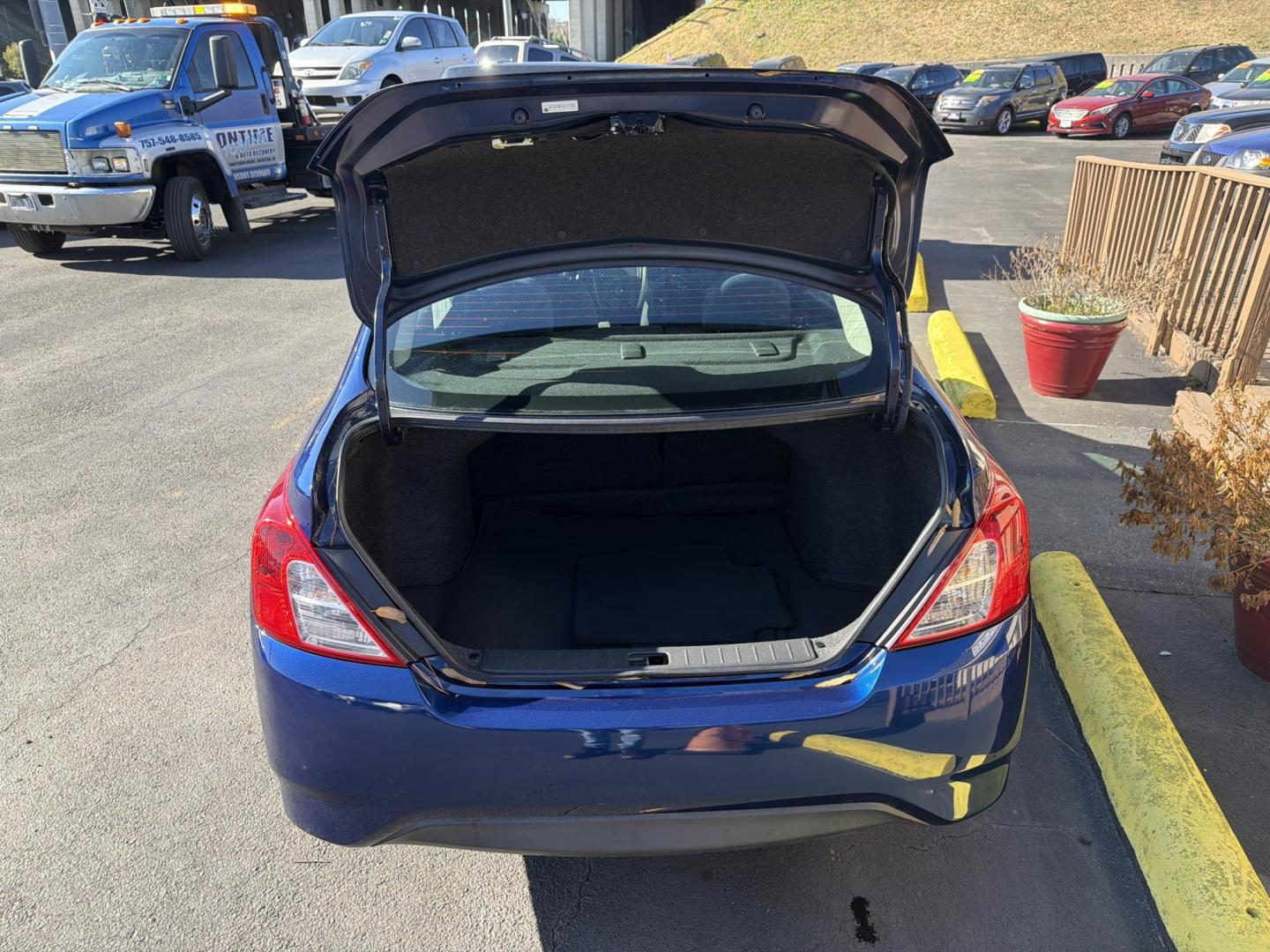 2019 Blue Nissan Versa 1.6 SV Sedan (3N1CN7AP2KL) with an 1.6L L4 DOHC 16V engine, CVT transmission, located at 5700 Curlew Drive, Norfolk, VA, 23502, (757) 455-6330, 36.841885, -76.209412 - Photo#9