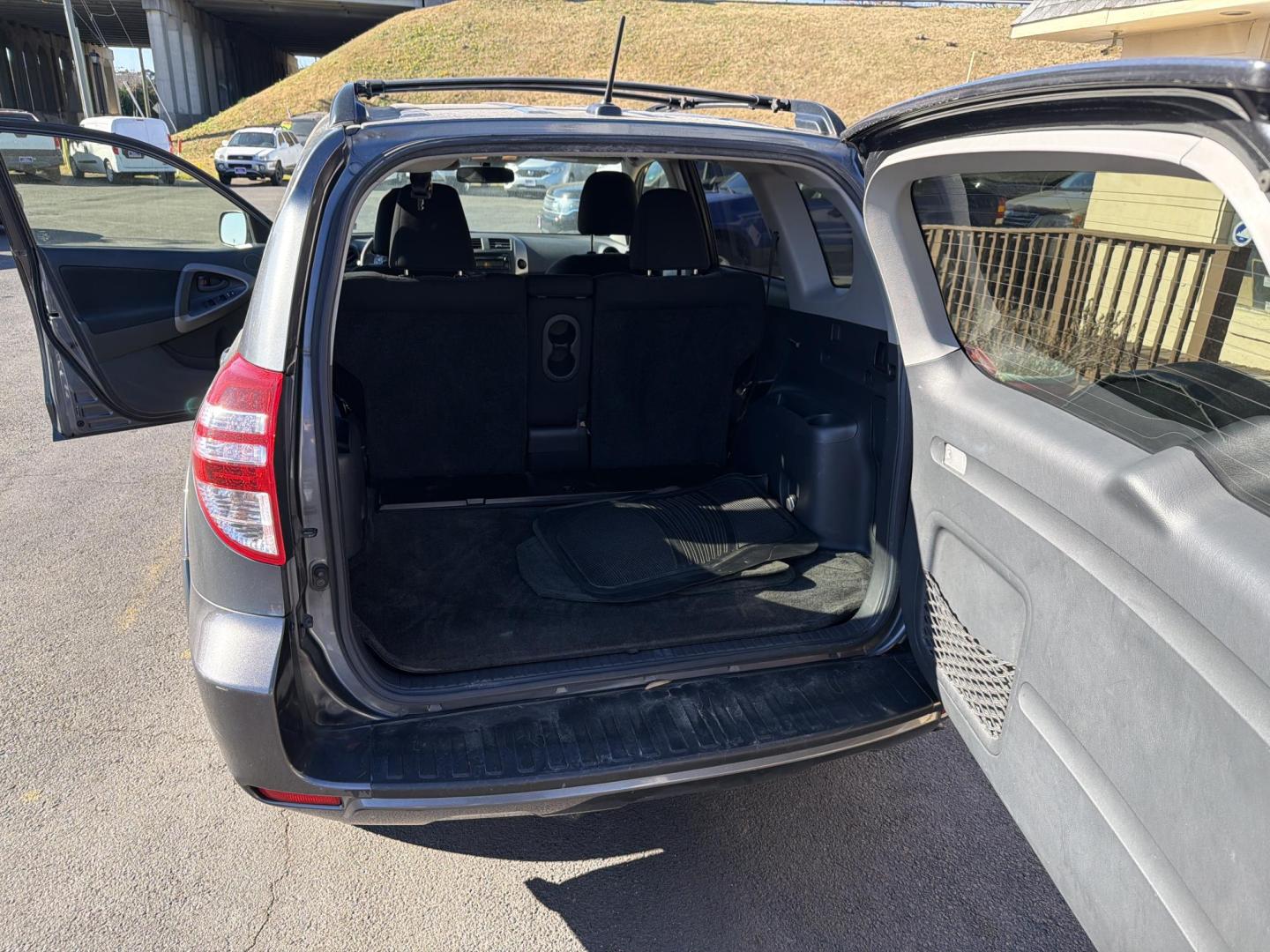 2012 Gray Toyota RAV4 Sport I4 2WD (JTMWF4DV7C5) with an 2.4L L4 DOHC 16V engine, 4-Speed Automatic transmission, located at 5700 Curlew Drive, Norfolk, VA, 23502, (757) 455-6330, 36.841885, -76.209412 - Photo#9