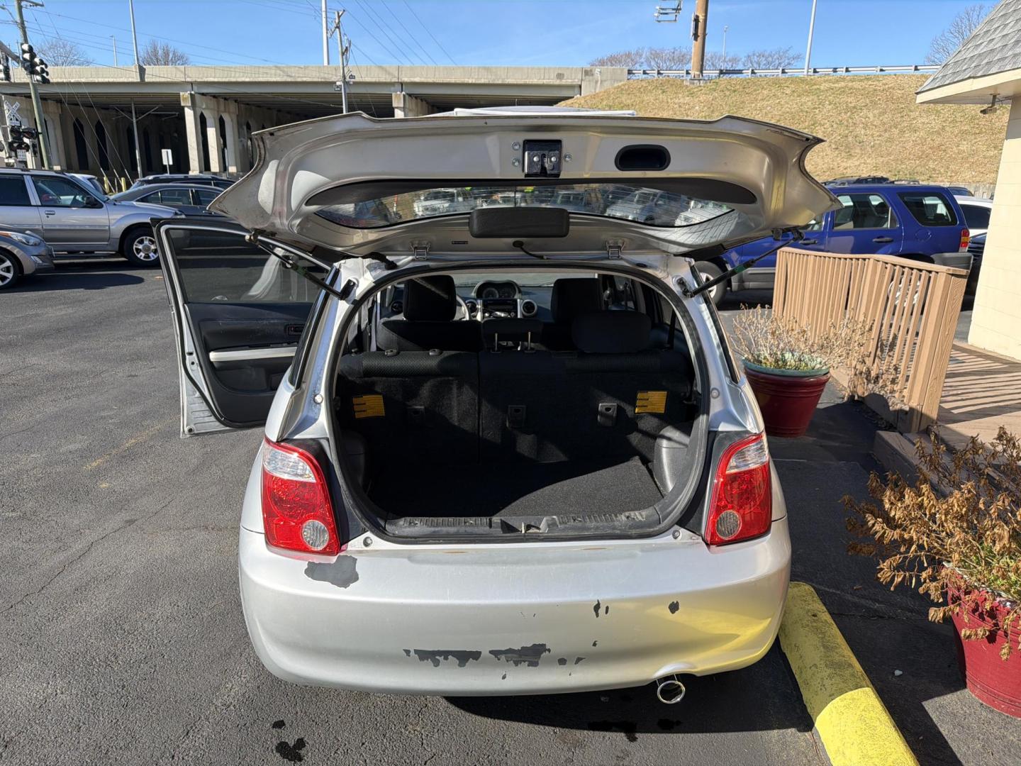 2006 Silver Scion xA Hatchback (JTKKT624065) with an 1.5L L4 DOHC 16V engine, 4-Speed Automatic Overdrive transmission, located at 5700 Curlew Drive, Norfolk, VA, 23502, (757) 455-6330, 36.841885, -76.209412 - Photo#10