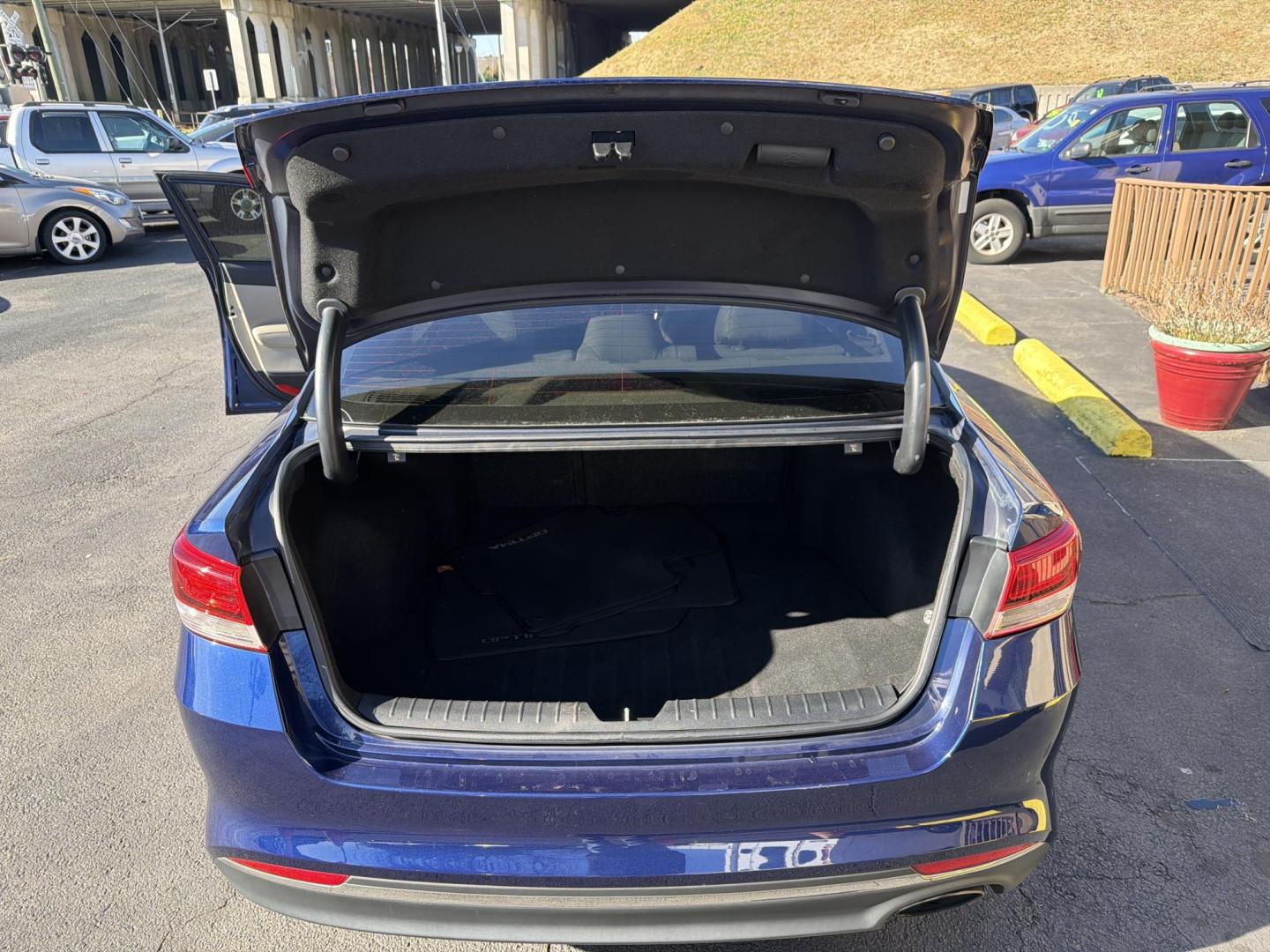 2016 Blue Kia Optima LX (5XXGT4L3XGG) with an 2.4L L4 DOHC 16V engine, 6A transmission, located at 5700 Curlew Drive, Norfolk, VA, 23502, (757) 455-6330, 36.841885, -76.209412 - Photo#9