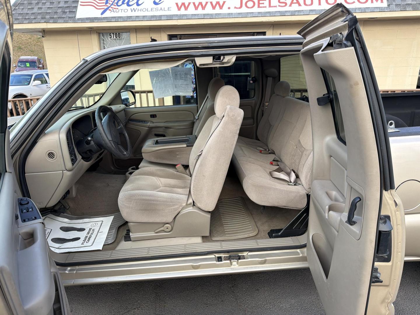 2004 Gold Chevrolet Silverado 1500 Ext. Cab Long Bed 2WD (2GCEC19V441) with an 4.8L V8 OHV 16V engine, 4-Speed Automatic Overdrive transmission, located at 5700 Curlew Drive, Norfolk, VA, 23502, (757) 455-6330, 36.841885, -76.209412 - Photo#7