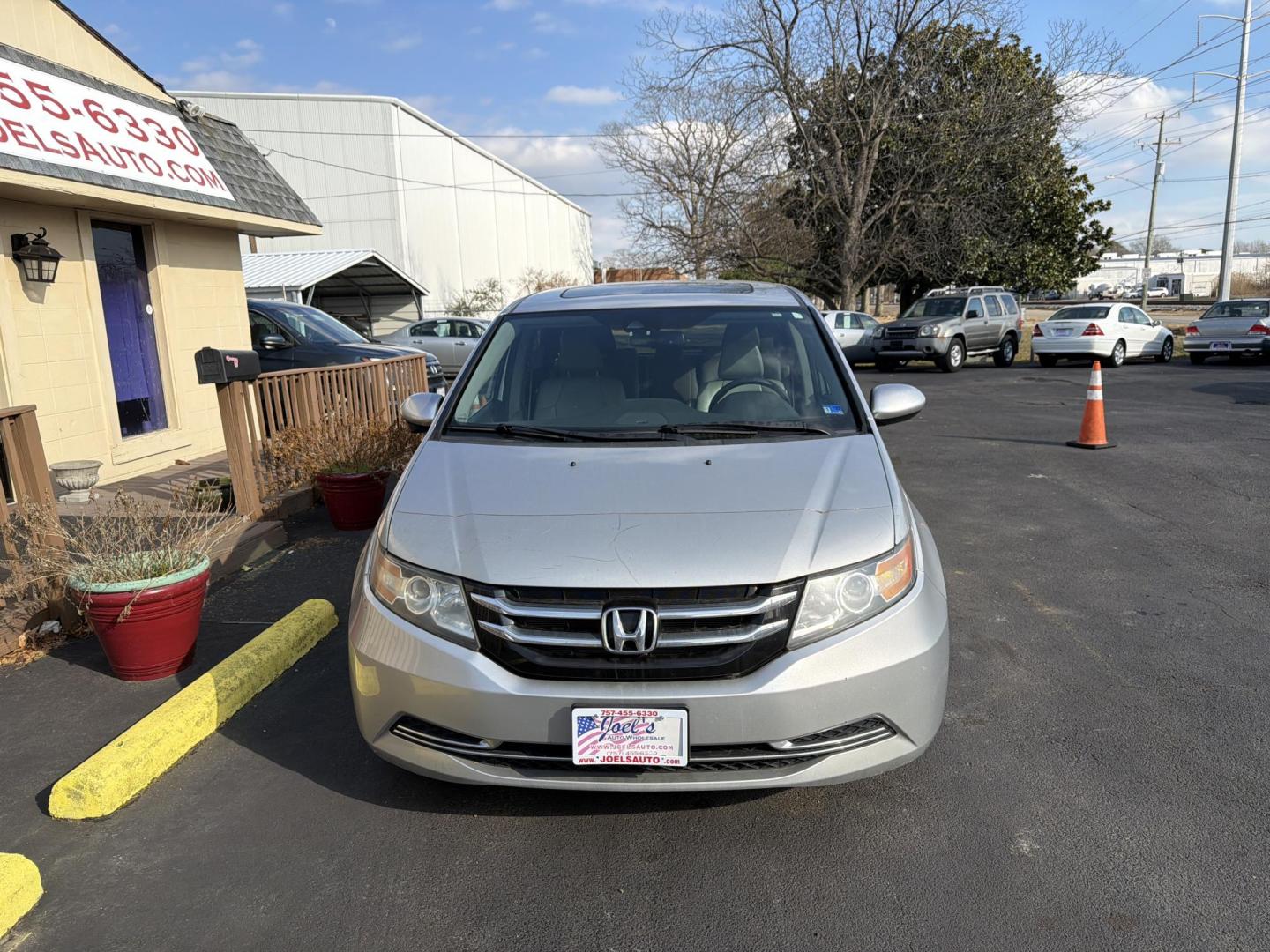 2014 Silver Honda Odyssey EX-L (5FNRL5H64EB) with an 3.5L V6 SOHC 24V engine, 6-Speed Automatic transmission, located at 5700 Curlew Drive, Norfolk, VA, 23502, (757) 455-6330, 36.841885, -76.209412 - Photo#4