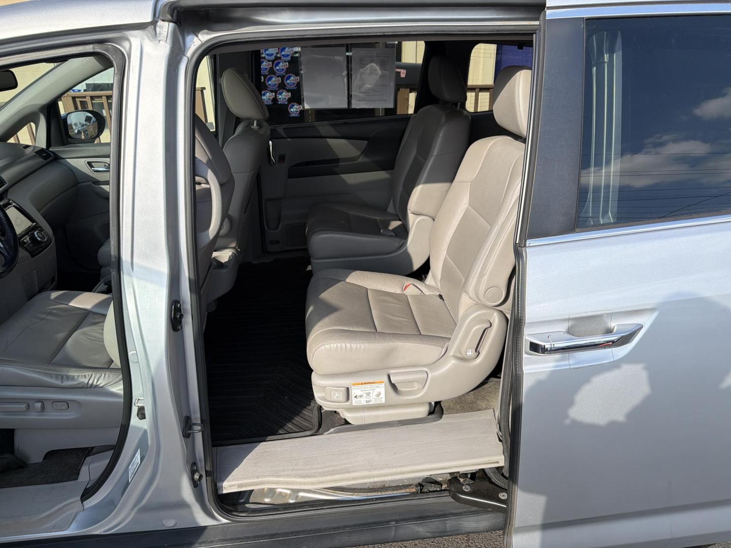 2014 Silver Honda Odyssey EX-L (5FNRL5H64EB) with an 3.5L V6 SOHC 24V engine, 6-Speed Automatic transmission, located at 5700 Curlew Drive, Norfolk, VA, 23502, (757) 455-6330, 36.841885, -76.209412 - Photo#7