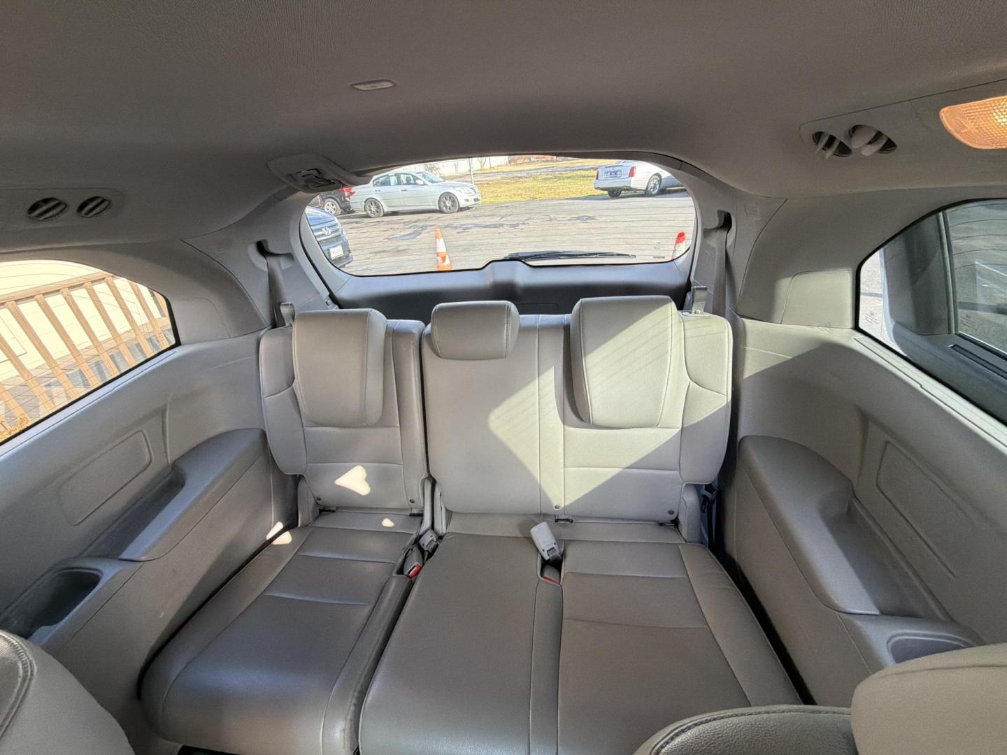 2014 Silver Honda Odyssey EX-L (5FNRL5H64EB) with an 3.5L V6 SOHC 24V engine, 6-Speed Automatic transmission, located at 5700 Curlew Drive, Norfolk, VA, 23502, (757) 455-6330, 36.841885, -76.209412 - Photo#9