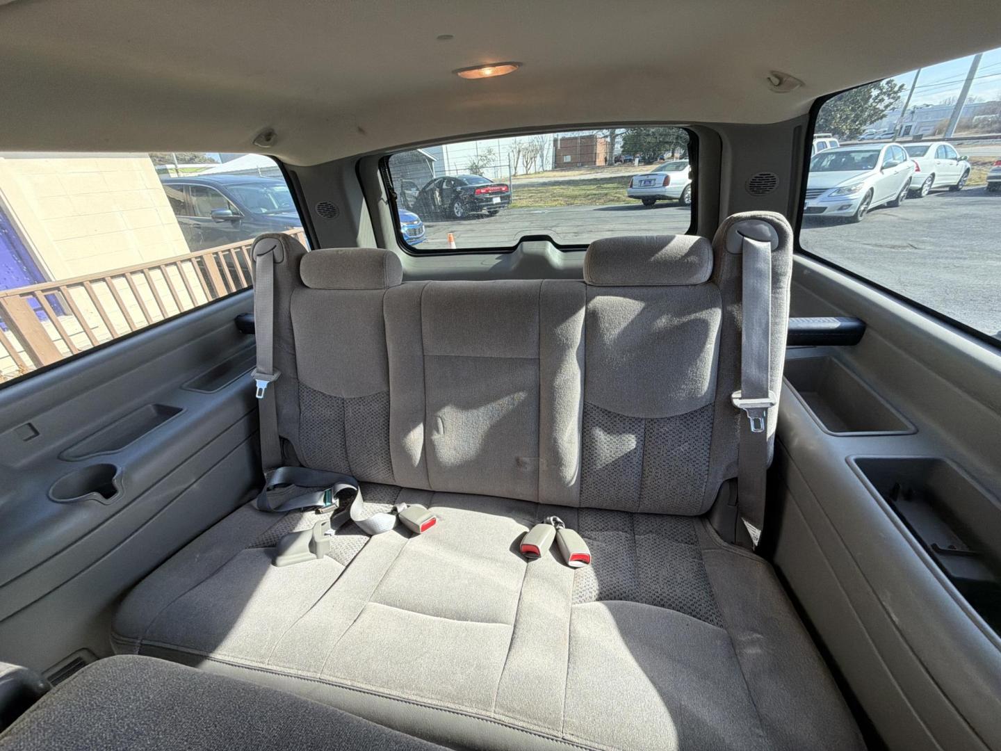 2006 Gold Chevrolet Suburban 1500 2WD (1GNEC16Z76J) with an 5.3L V8 OHV 16V FFV engine, 4-Speed Automatic Overdrive transmission, located at 5700 Curlew Drive, Norfolk, VA, 23502, (757) 455-6330, 36.841885, -76.209412 - Photo#9