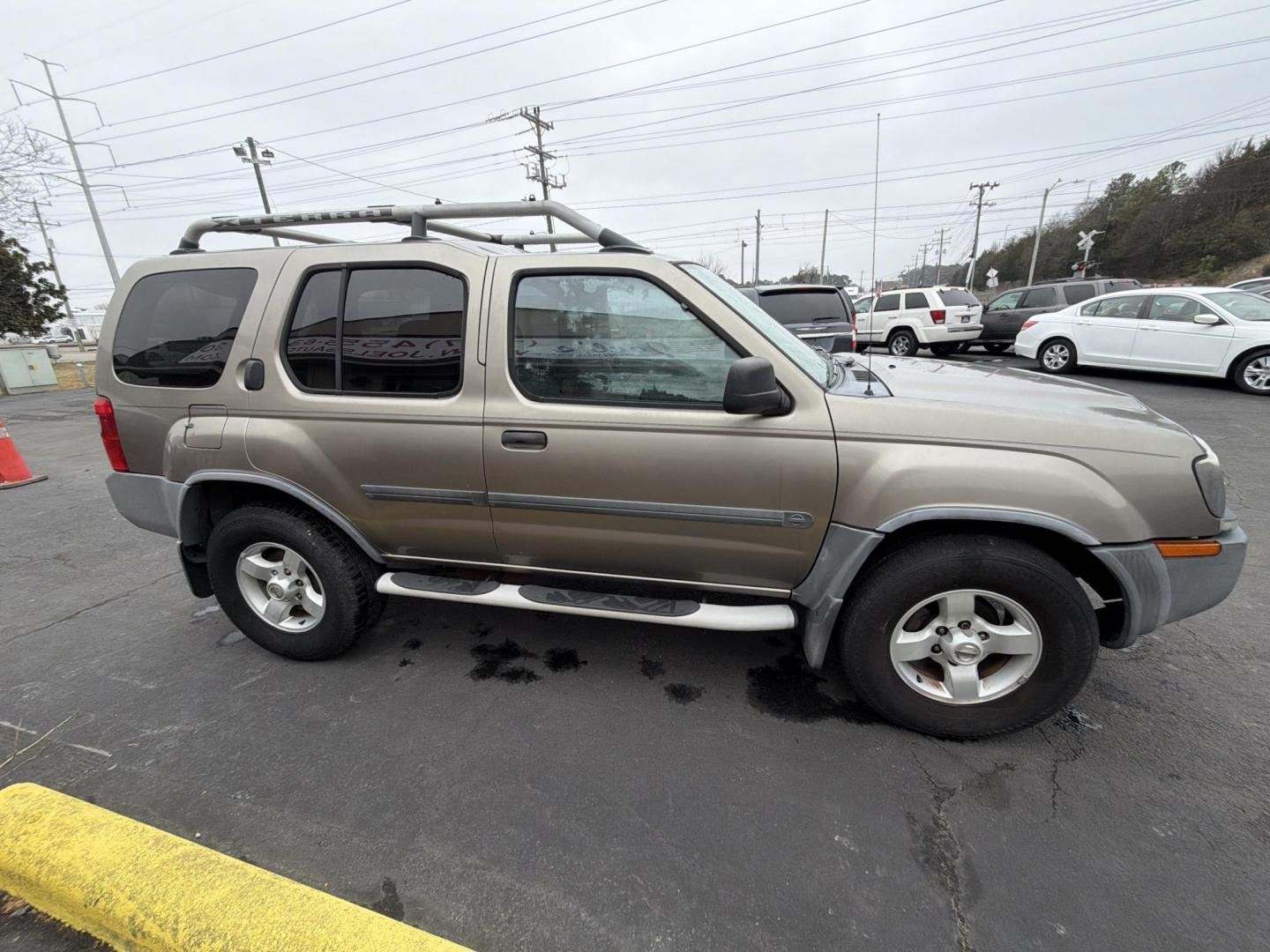 2004 Gray Nissan Xterra SE 2WD (5N1ED28T44C) with an 3.3L V6 SOHC 12V engine, 4-Speed Automatic Overdrive transmission, located at 5700 Curlew Drive, Norfolk, VA, 23502, (757) 455-6330, 36.841885, -76.209412 - Photo#4