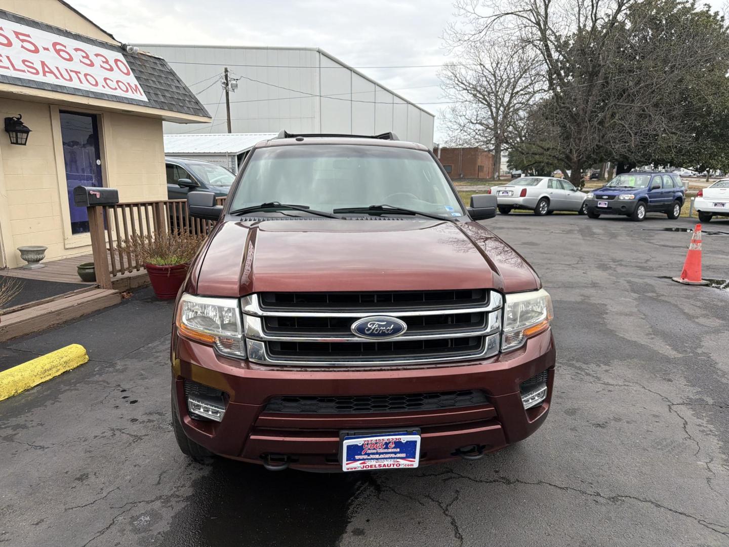 2017 Burgandy Ford Expedition XLT 4WD (1FMJU1JT6HE) with an 3.5L V6 DOHC 24V FFV engine, 6A transmission, located at 5700 Curlew Drive, Norfolk, VA, 23502, (757) 455-6330, 36.841885, -76.209412 - Photo#4