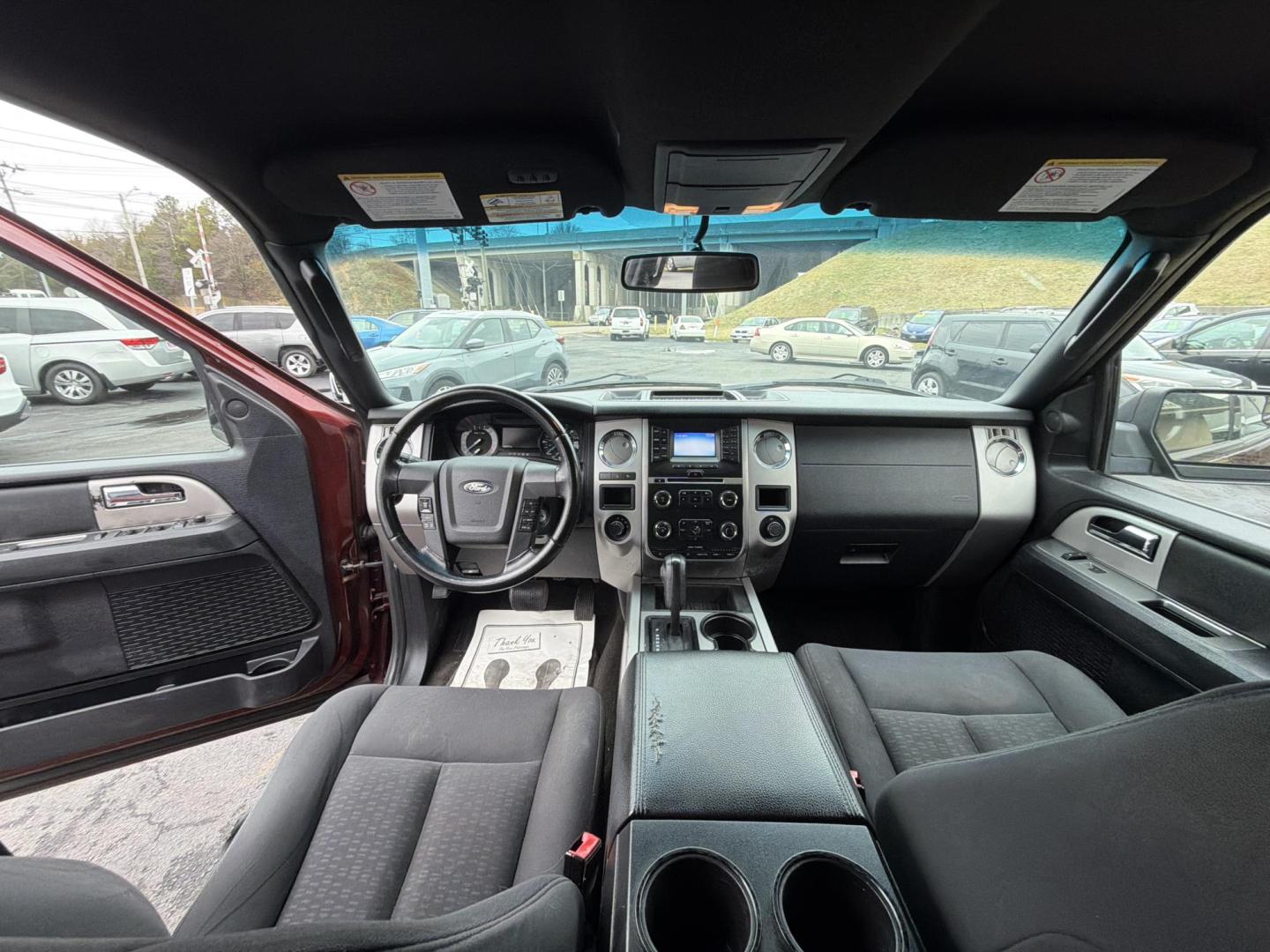 2017 Burgandy Ford Expedition XLT 4WD (1FMJU1JT6HE) with an 3.5L V6 DOHC 24V FFV engine, 6A transmission, located at 5700 Curlew Drive, Norfolk, VA, 23502, (757) 455-6330, 36.841885, -76.209412 - Photo#6