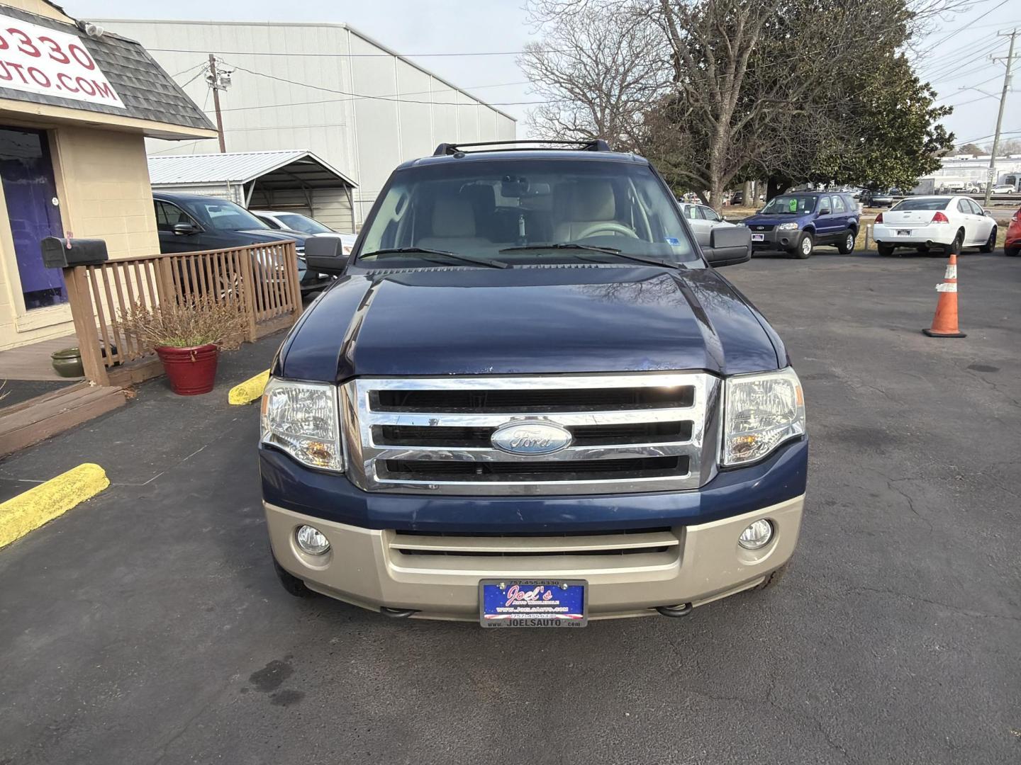 2009 Blue Ford Expedition Eddie Bauer 4WD (1FMFU18519E) with an 5.4L V8 SOHC 16V engine, 6-Speed Automatic transmission, located at 5700 Curlew Drive, Norfolk, VA, 23502, (757) 455-6330, 36.841885, -76.209412 - Photo#4