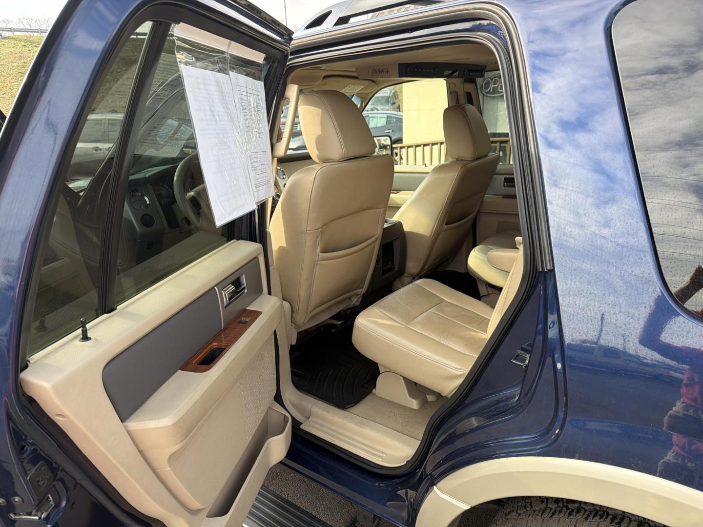 2009 Blue Ford Expedition Eddie Bauer 4WD (1FMFU18519E) with an 5.4L V8 SOHC 16V engine, 6-Speed Automatic transmission, located at 5700 Curlew Drive, Norfolk, VA, 23502, (757) 455-6330, 36.841885, -76.209412 - Photo#7