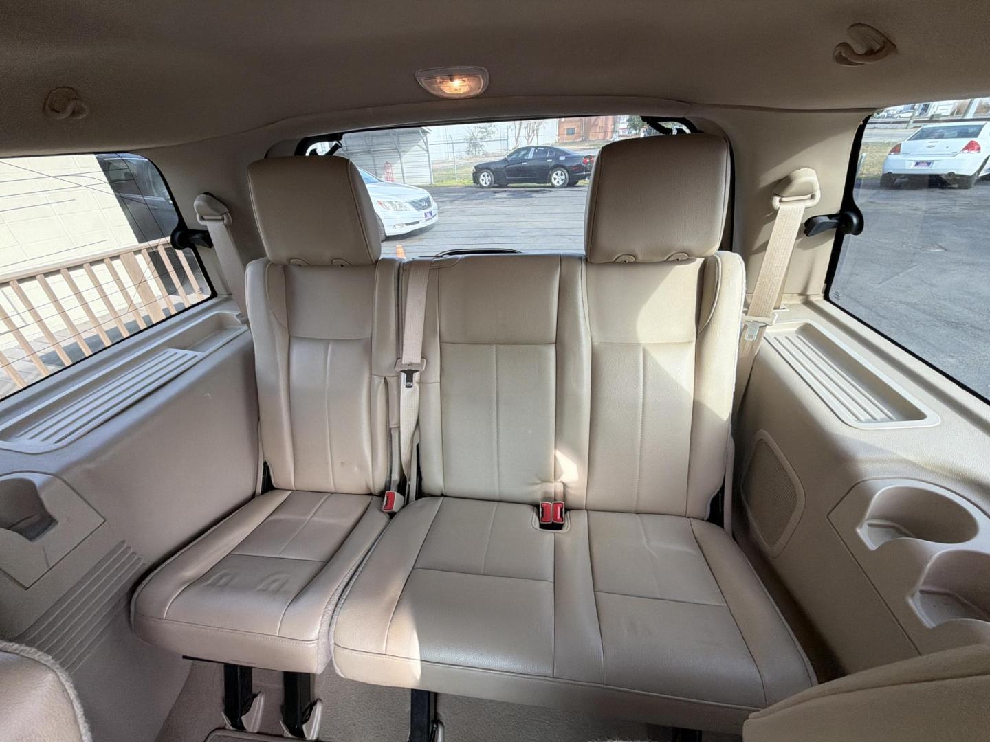 2009 Blue Ford Expedition Eddie Bauer 4WD (1FMFU18519E) with an 5.4L V8 SOHC 16V engine, 6-Speed Automatic transmission, located at 5700 Curlew Drive, Norfolk, VA, 23502, (757) 455-6330, 36.841885, -76.209412 - Photo#9