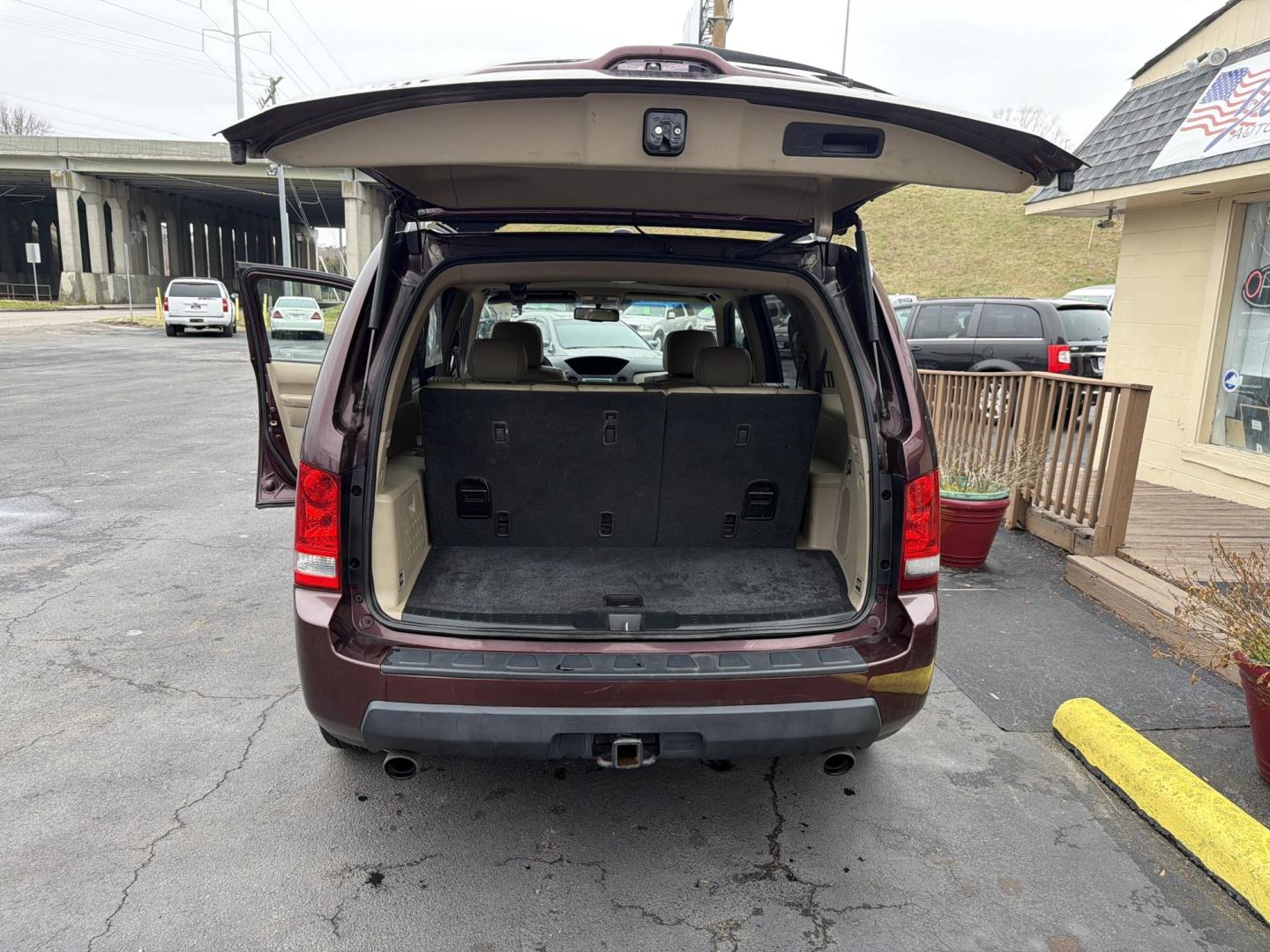 2011 Burgandy Honda Pilot EX-L 4WD 5-Spd AT (5FNYF4H54BB) with an 3.5L V6 SOHC 24V engine, 5-Speed Automatic transmission, located at 5700 Curlew Drive, Norfolk, VA, 23502, (757) 455-6330, 36.841885, -76.209412 - Photo#10