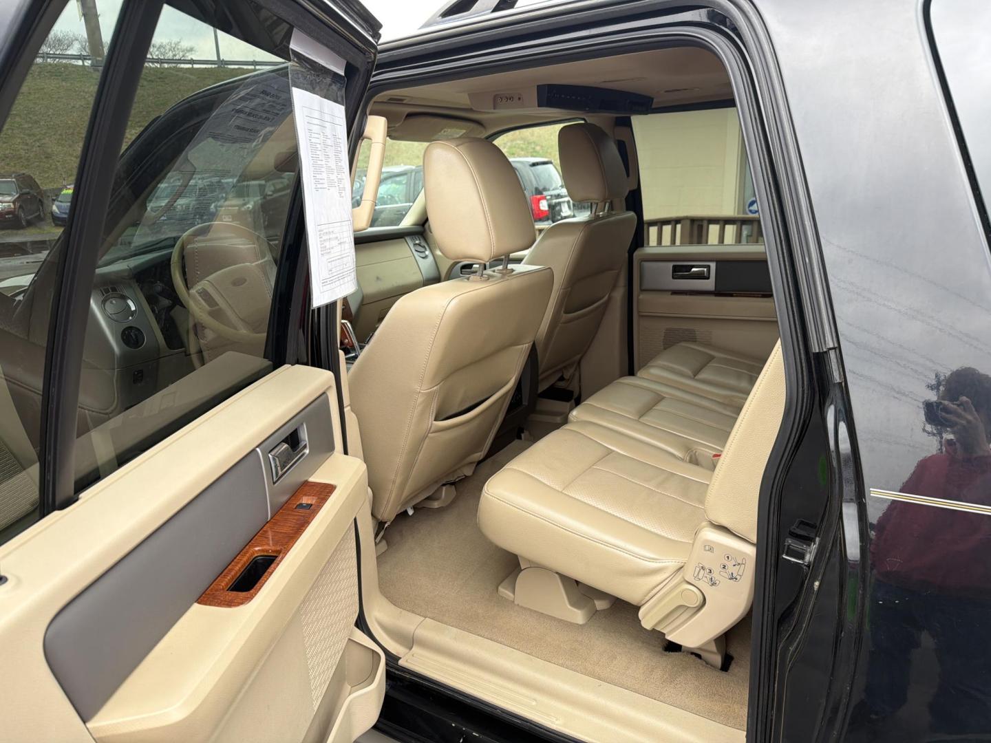 2009 Ford Expedition EL Eddie Bauer 4WD (1FMFK18579E) with an 5.4L V8 SOHC 16V engine, 6-Speed Automatic transmission, located at 5700 Curlew Drive, Norfolk, VA, 23502, (757) 455-6330, 36.841885, -76.209412 - Photo#8