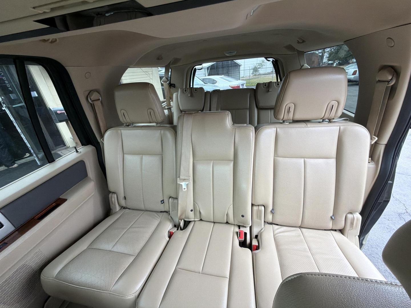 2009 Ford Expedition EL Eddie Bauer 4WD (1FMFK18579E) with an 5.4L V8 SOHC 16V engine, 6-Speed Automatic transmission, located at 5700 Curlew Drive, Norfolk, VA, 23502, (757) 455-6330, 36.841885, -76.209412 - Photo#9