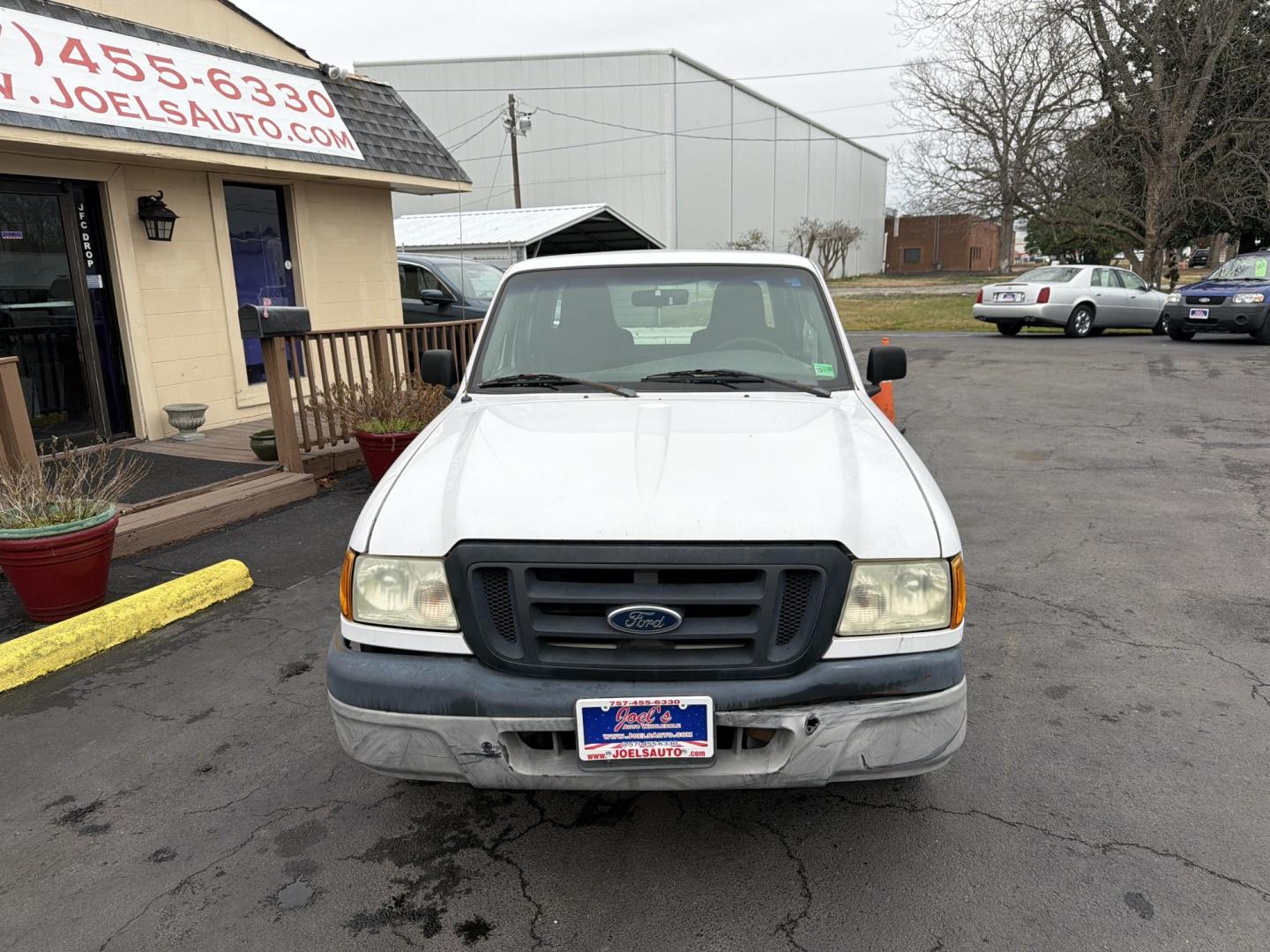 2005 White /Gray Ford Ranger (1FTYR14U25P) with an 3.0L V6 OHV 12V engine, Automatic transmission, located at 5700 Curlew Drive, Norfolk, VA, 23502, (757) 455-6330, 36.841885, -76.209412 - Photo#4