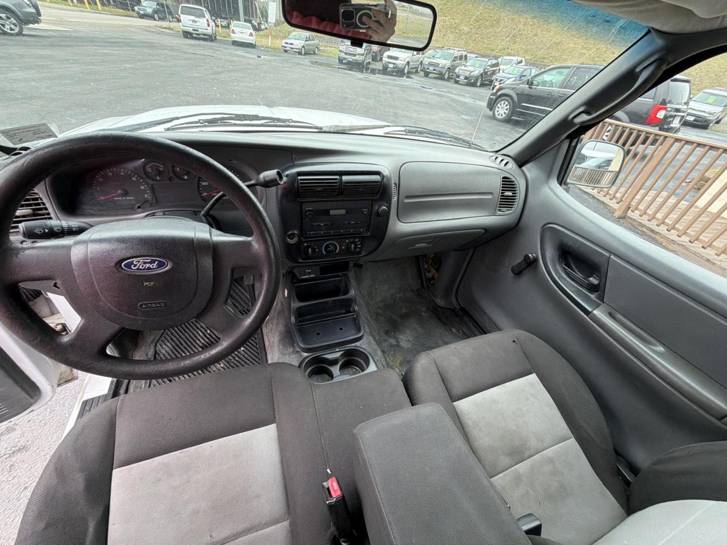 2005 White /Gray Ford Ranger (1FTYR14U25P) with an 3.0L V6 OHV 12V engine, Automatic transmission, located at 5700 Curlew Drive, Norfolk, VA, 23502, (757) 455-6330, 36.841885, -76.209412 - Photo#6