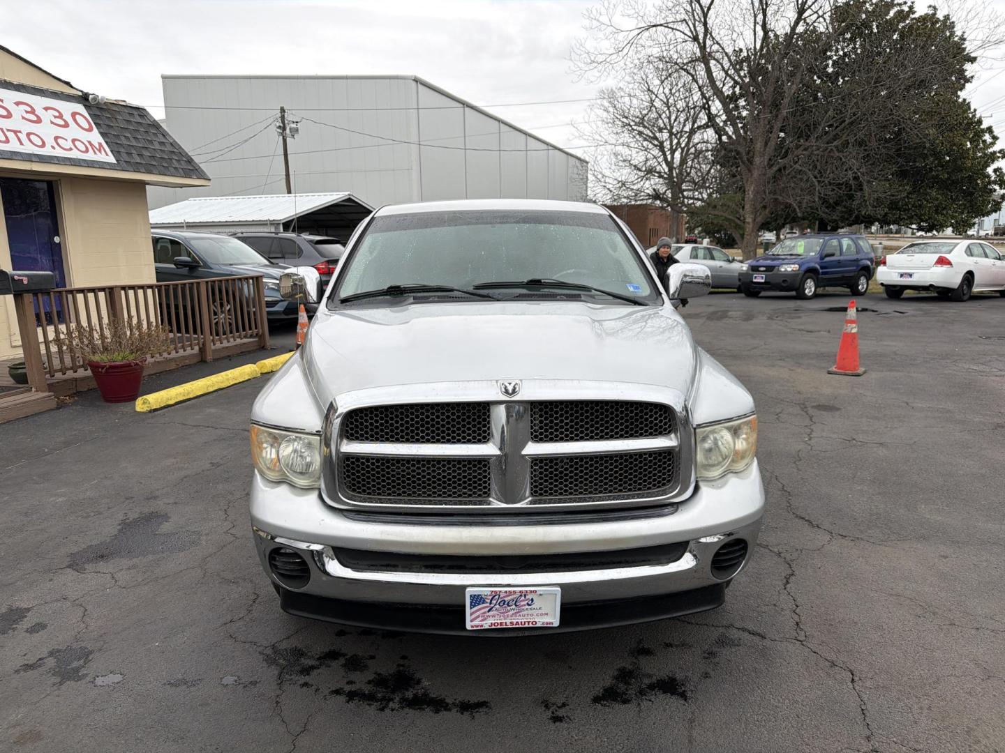 2005 Silver Dodge Ram 1500 Laramie Quad Cab Long Bed 2WD (1D7HA18DX5S) with an 5.7L V8 OHV 16V engine, 5-Speed Automatic Overdrive transmission, located at 5700 Curlew Drive, Norfolk, VA, 23502, (757) 455-6330, 36.841885, -76.209412 - Photo#4