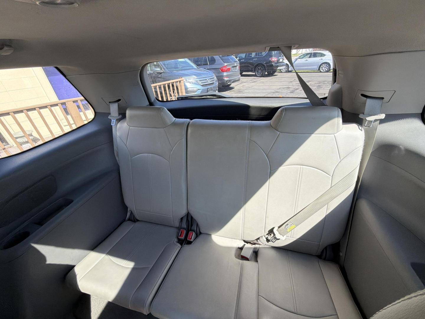 2017 WHITE GMC Acadia SLT-2 FWD (1GKKRSKD0HJ) with an 3.6L V6 DOHC 24V engine, 6A transmission, located at 5700 Curlew Drive, Norfolk, VA, 23502, (757) 455-6330, 36.841885, -76.209412 - Photo#9