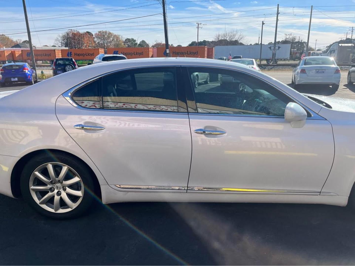 2008 WHITE /Black Lexus LS 460 Luxury Sedan (JTHBL46F185) with an 4.6L V8 DOHC 32V engine, 8-Speed Automatic Overdrive transmission, located at 5700 Curlew Drive, Norfolk, VA, 23502, (757) 455-6330, 36.841885, -76.209412 - Photo#7