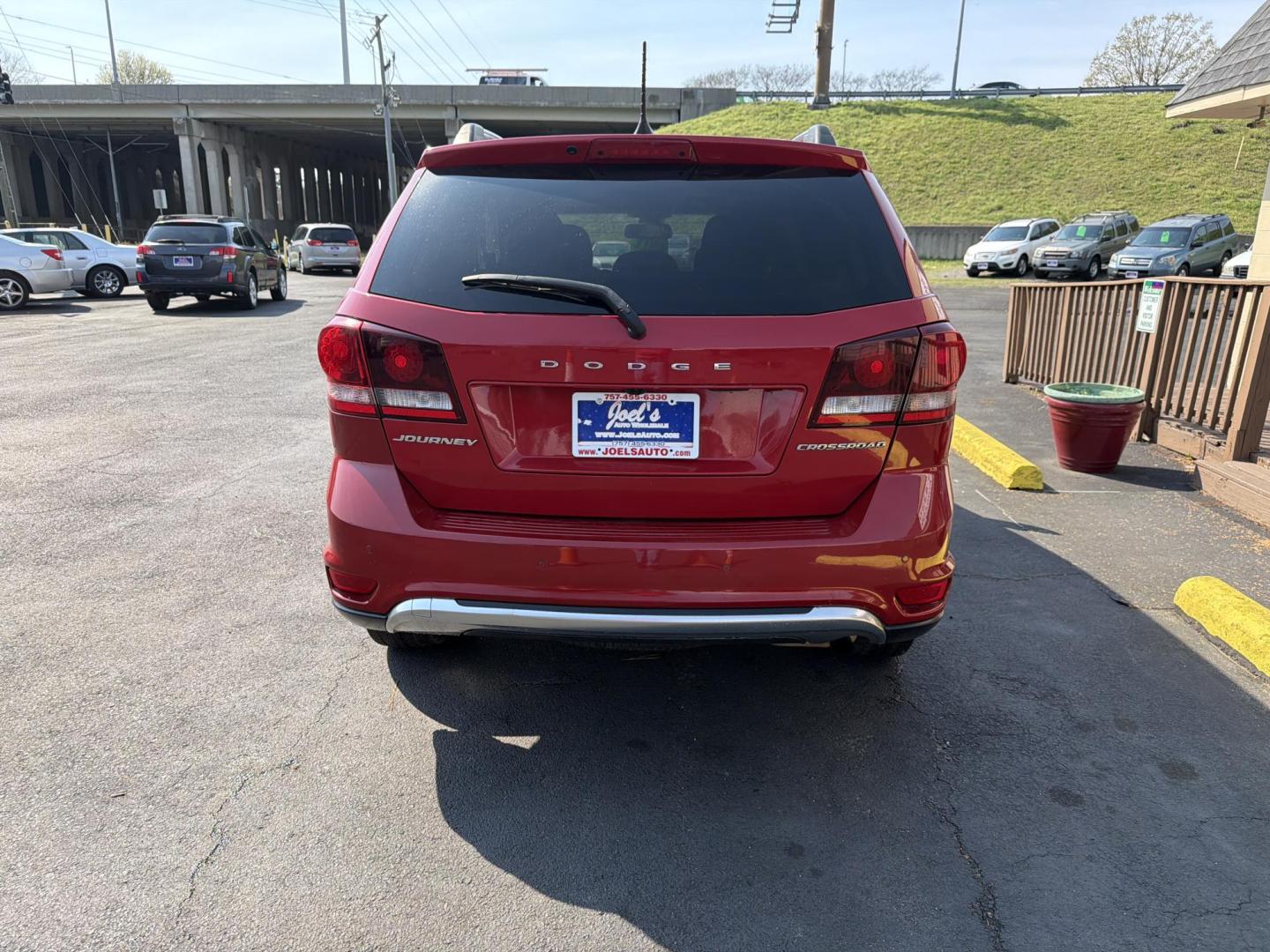 2020 red Dodge Journey Crossroad (3C4PDCGBXLT) with an 2.4L L4 DOHC 16V engine, 4A transmission, located at 5700 Curlew Drive, Norfolk, VA, 23502, (757) 455-6330, 36.841885, -76.209412 - Photo#2