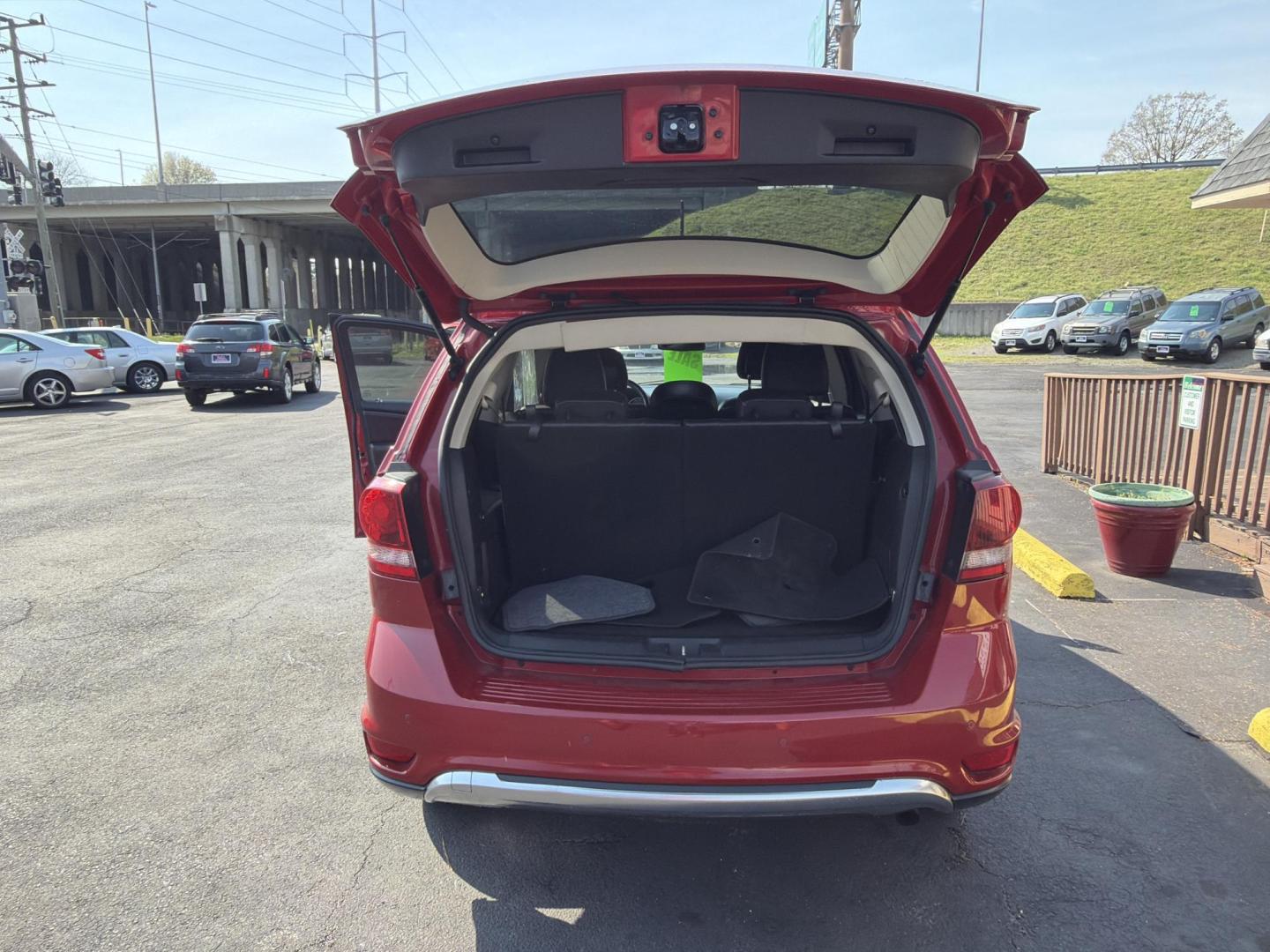 2020 red Dodge Journey Crossroad (3C4PDCGBXLT) with an 2.4L L4 DOHC 16V engine, 4A transmission, located at 5700 Curlew Drive, Norfolk, VA, 23502, (757) 455-6330, 36.841885, -76.209412 - Photo#9